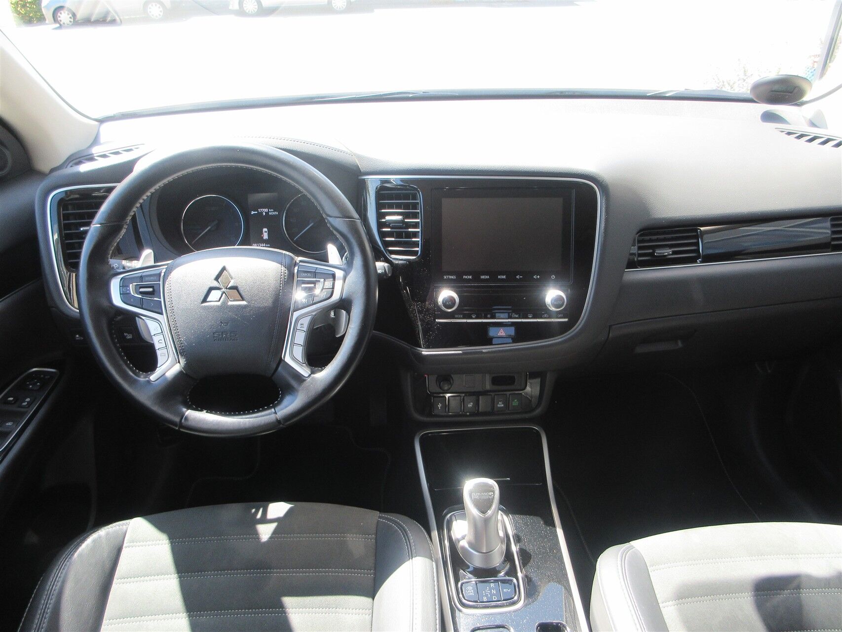Billede af Mitsubishi Outlander 2,4 PHEV  Plugin-hybrid Limited 4WD 224HK 5d 6g Trinl. Gear