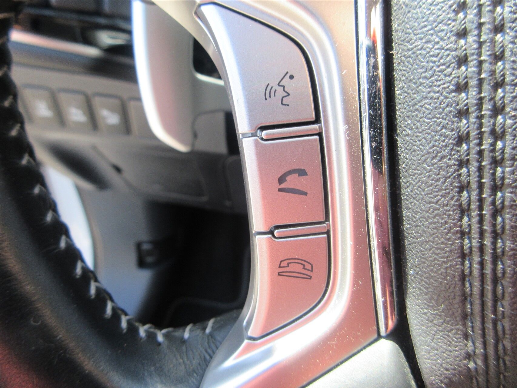 Billede af Mitsubishi Outlander 2,4 PHEV  Plugin-hybrid Limited 4WD 224HK 5d 6g Trinl. Gear