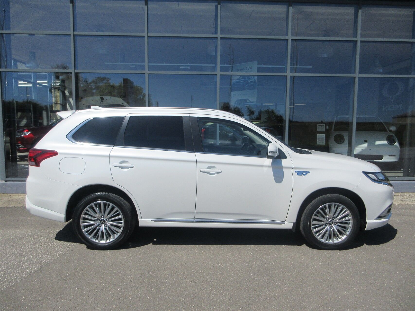 Billede af Mitsubishi Outlander 2,4 PHEV  Plugin-hybrid Limited 4WD 224HK 5d 6g Trinl. Gear