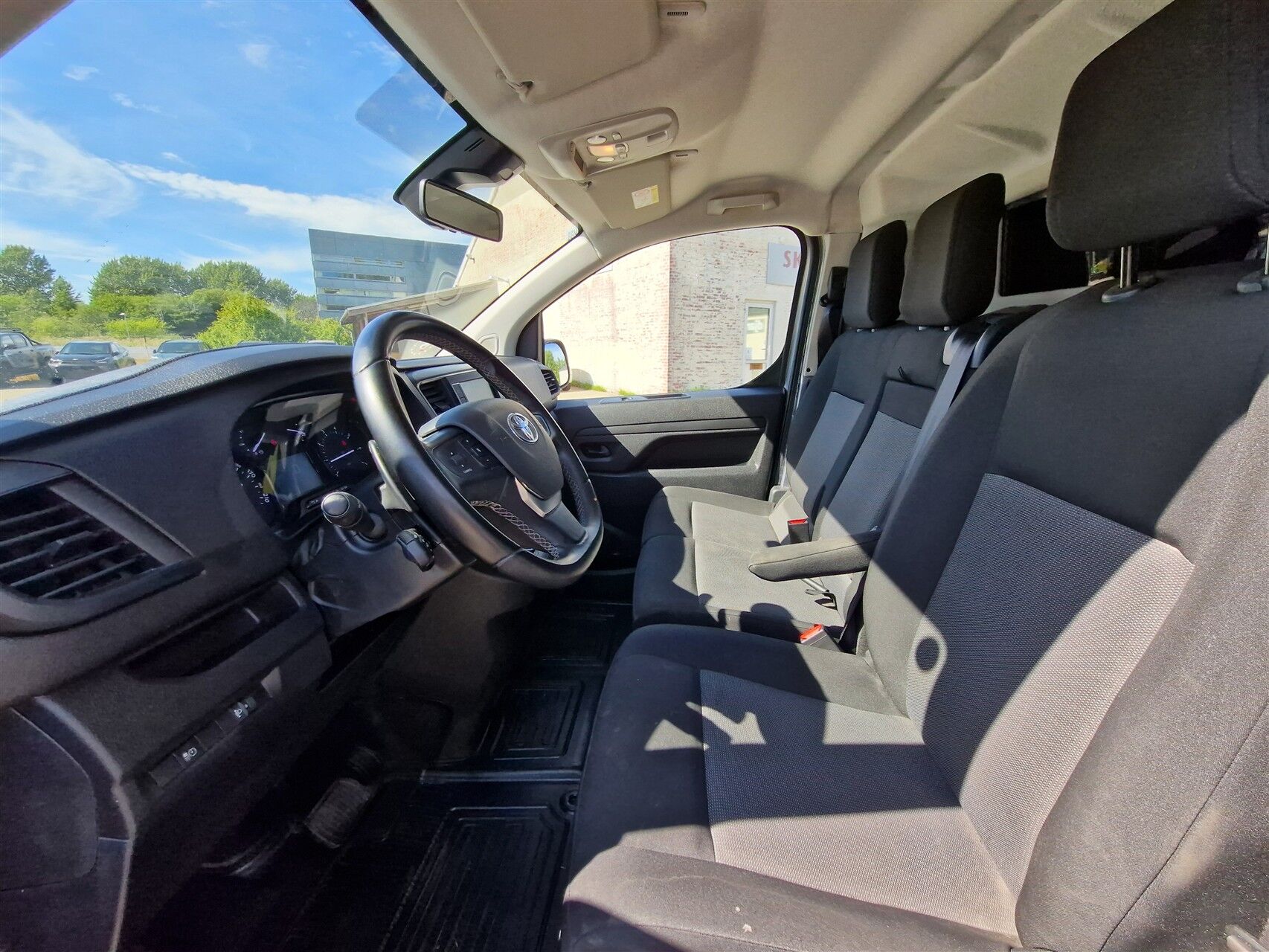 Billede af Toyota Proace Long 2,0 D Comfort Master 144HK Van 8g Aut.