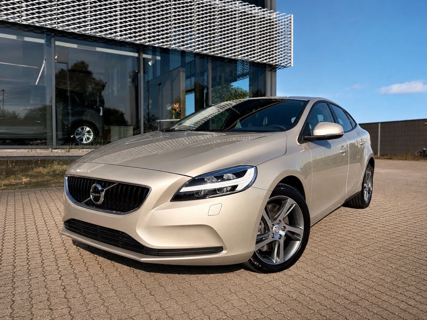 Billede af Volvo V40 1,5 T3 Momentum 152HK 5d 6g Aut.