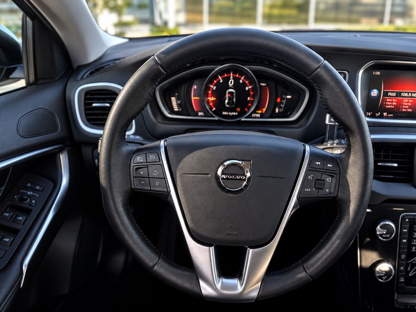 Billede af Volvo V40 1,5 T3 Momentum 152HK 5d 6g Aut.