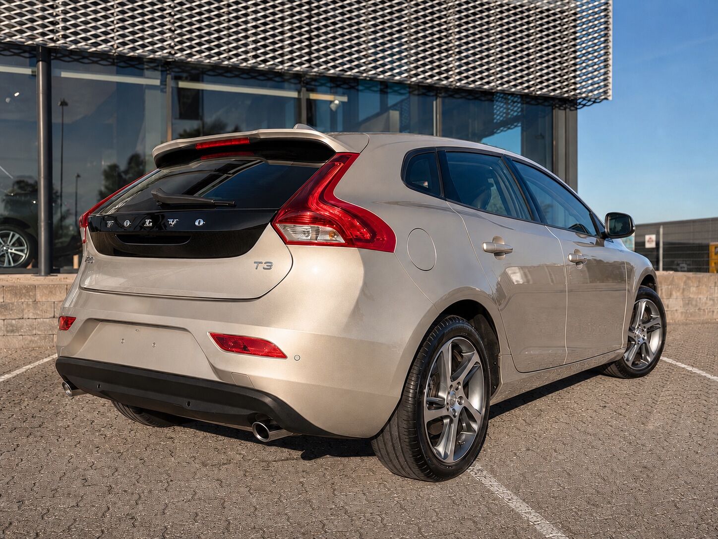 Billede af Volvo V40 1,5 T3 Momentum 152HK 5d 6g Aut.