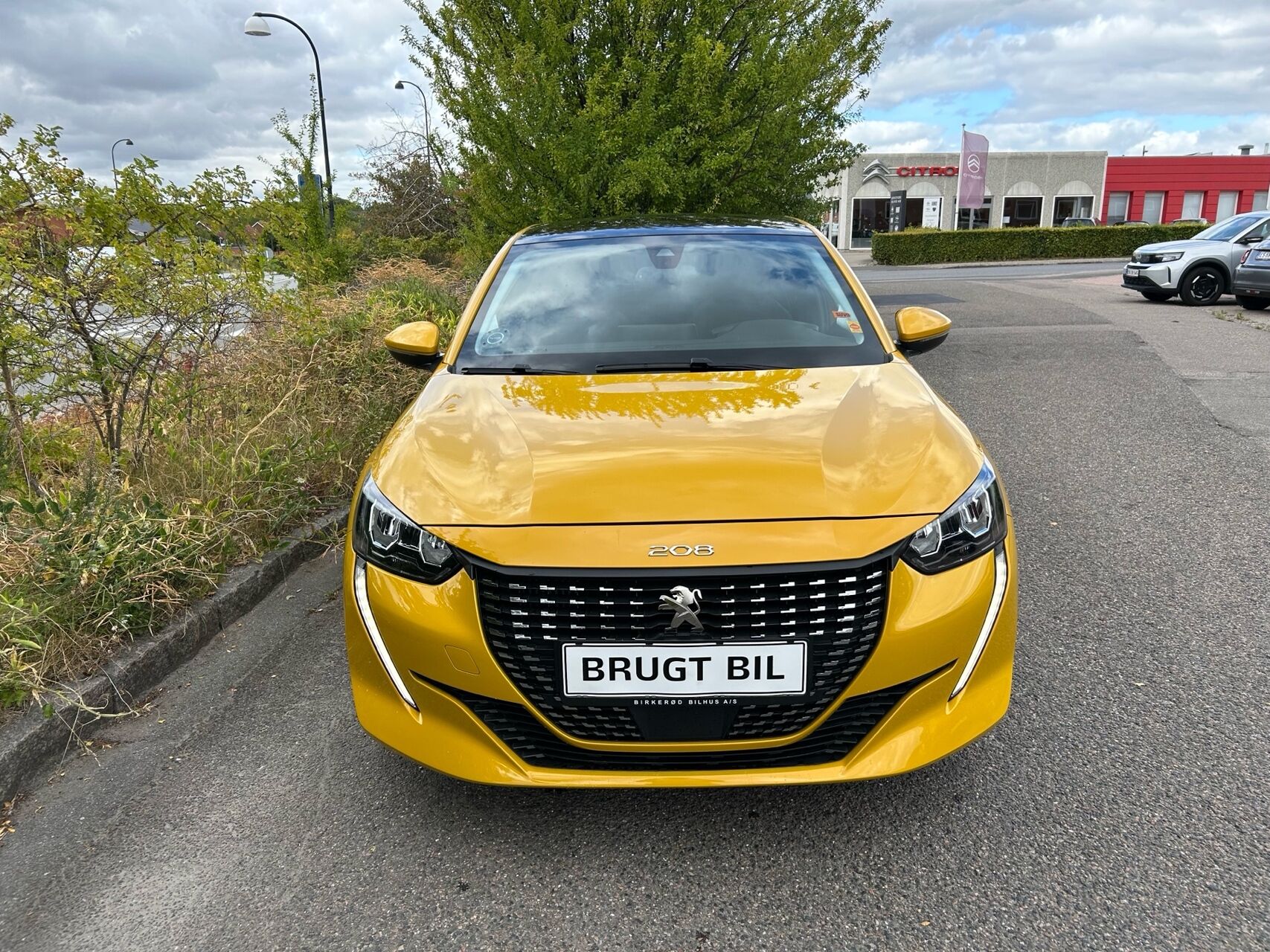 Billede af Peugeot 208 1,2 PureTech Allure Sky EAT8 100HK 5d 8g Aut.