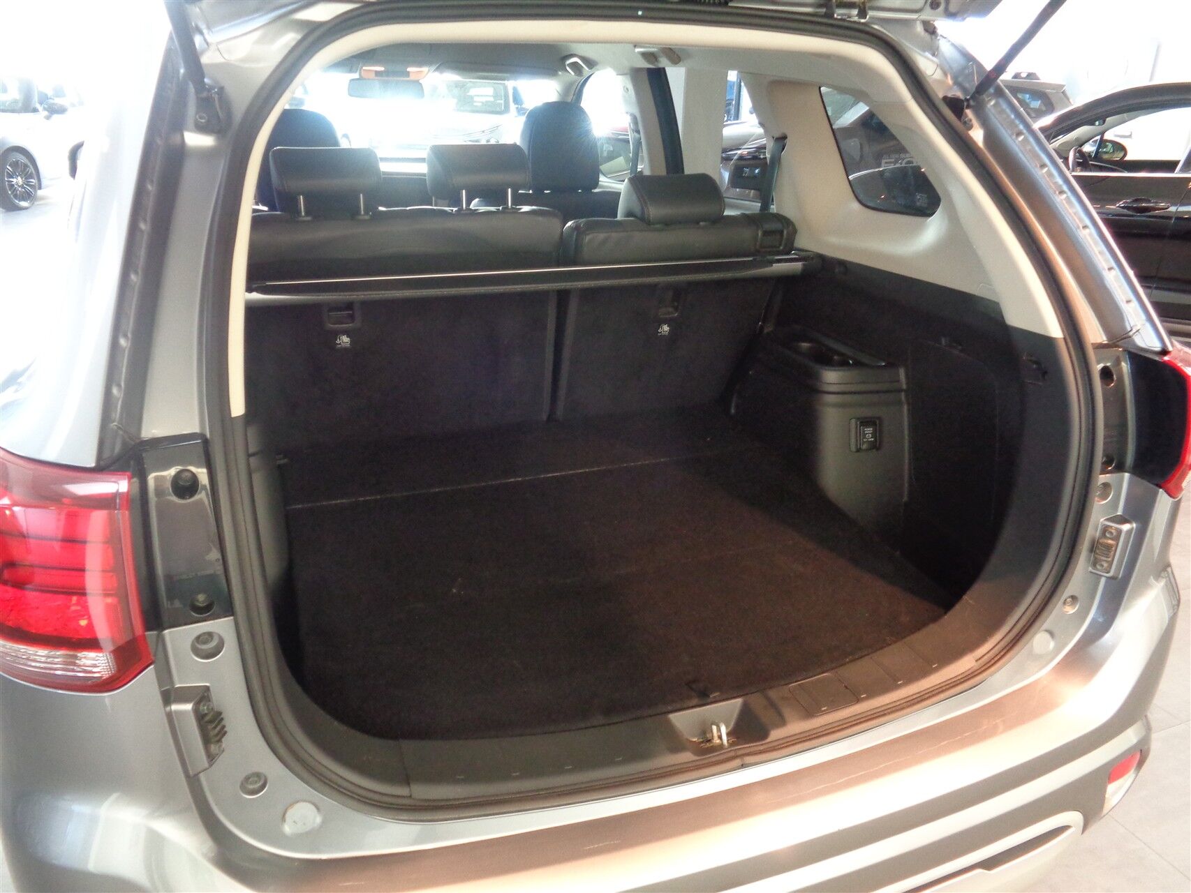 Billede af Mitsubishi Outlander 2,4 PHEV  Plugin-hybrid Invite 4WD 224HK 5d 6g Trinl. Gear