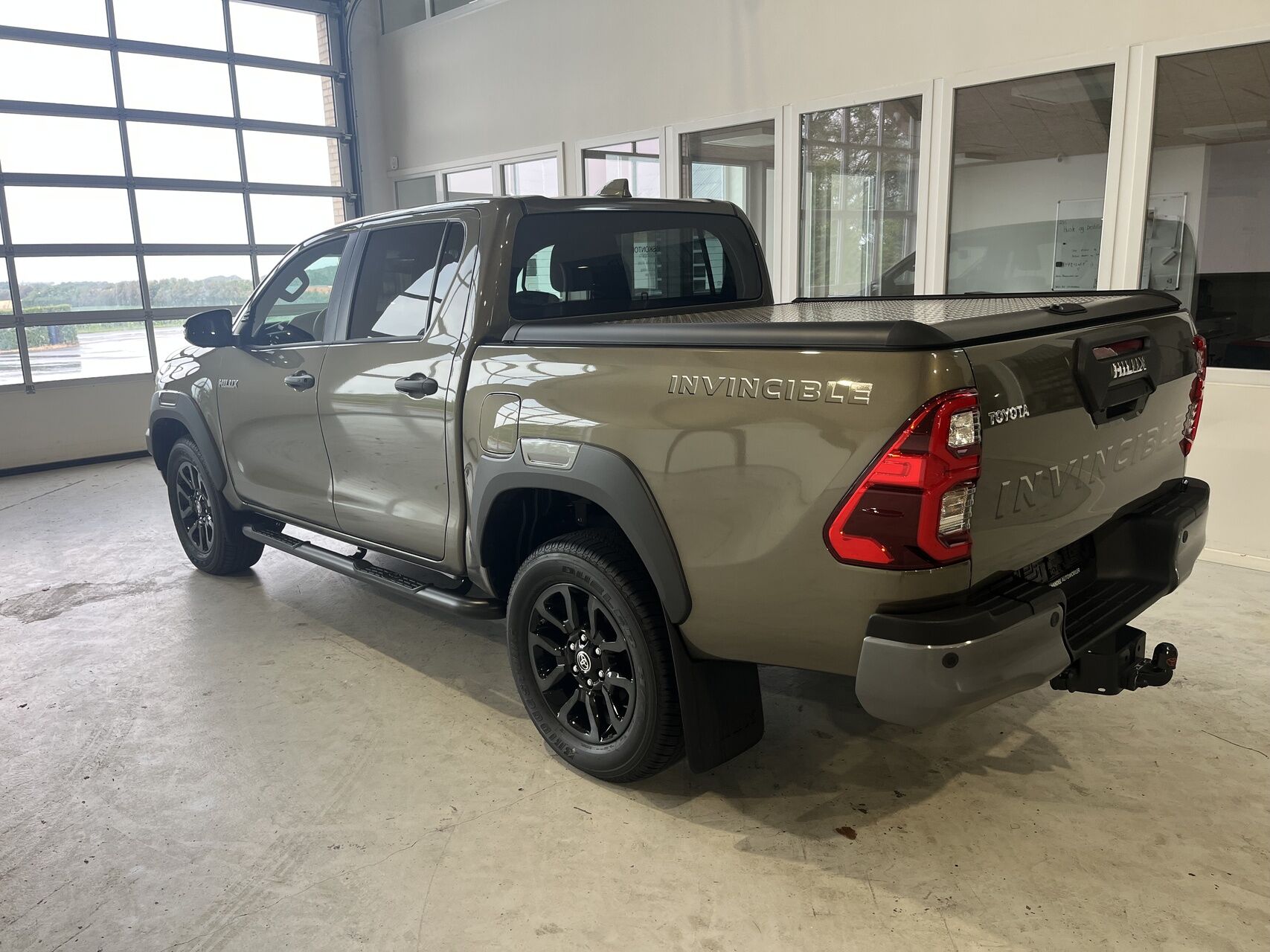 Billede af Toyota HiLux Dobb.Kab. 2,8 D-4D T4 Invincible AWD 204HK DobKab Aut.