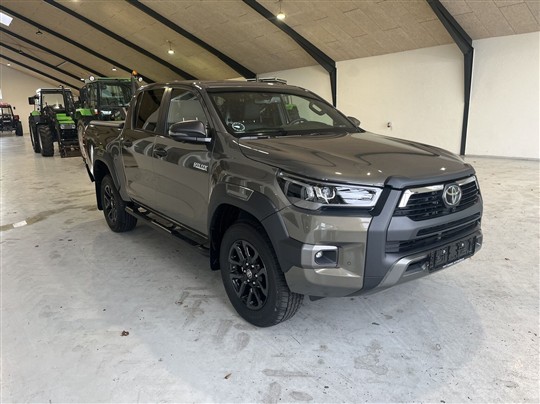 Toyota HiLux Dobb.Kab. 2,8 D-4D T4 Invincible AWD 204HK DobKab Aut.