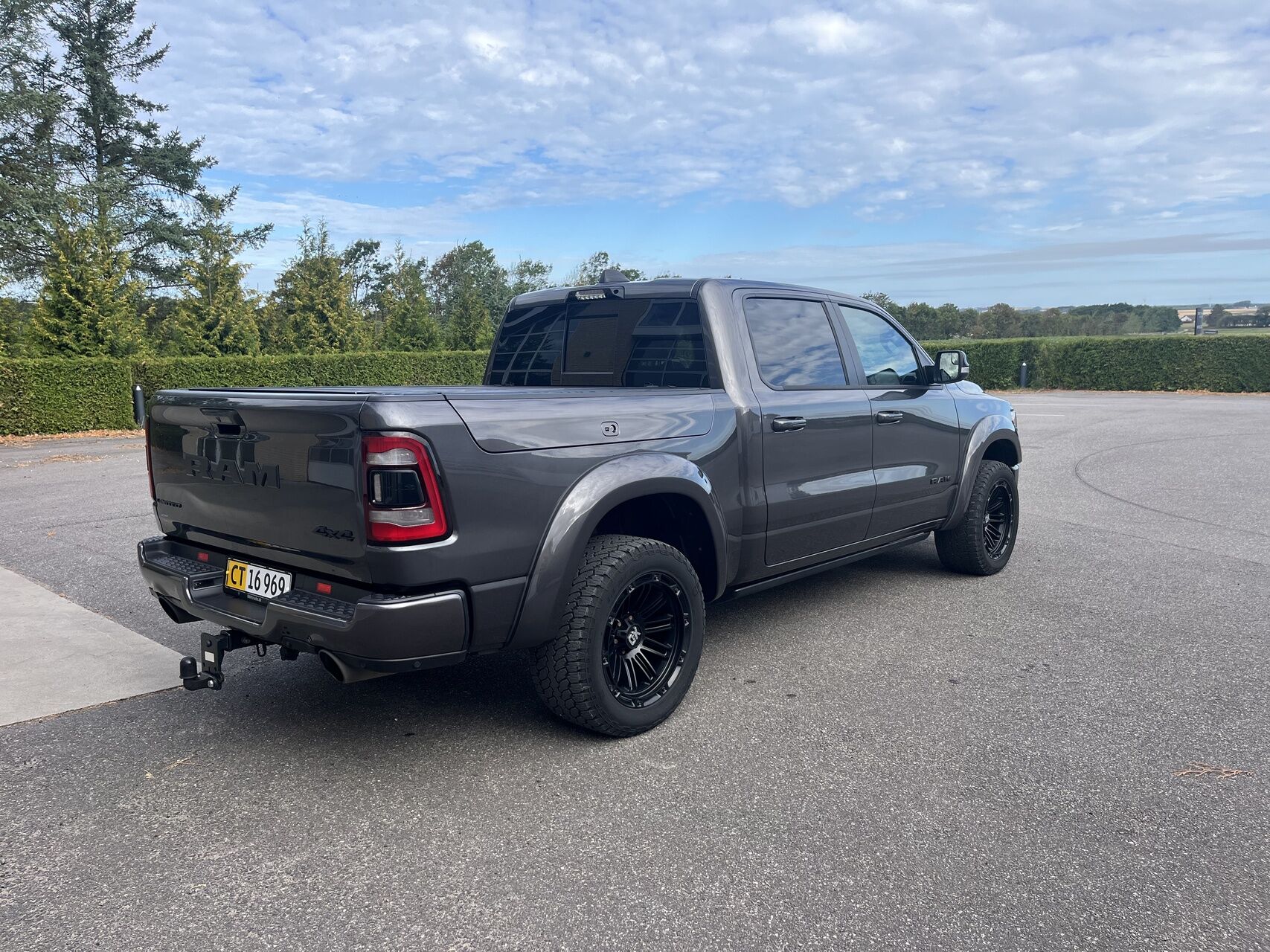Billede af Ram 1500 Crew Cab 5,7 Hemi V8 eTorque  Mild hybrid Longhorn 4x4 395HK Pick-Up 8g Aut.
