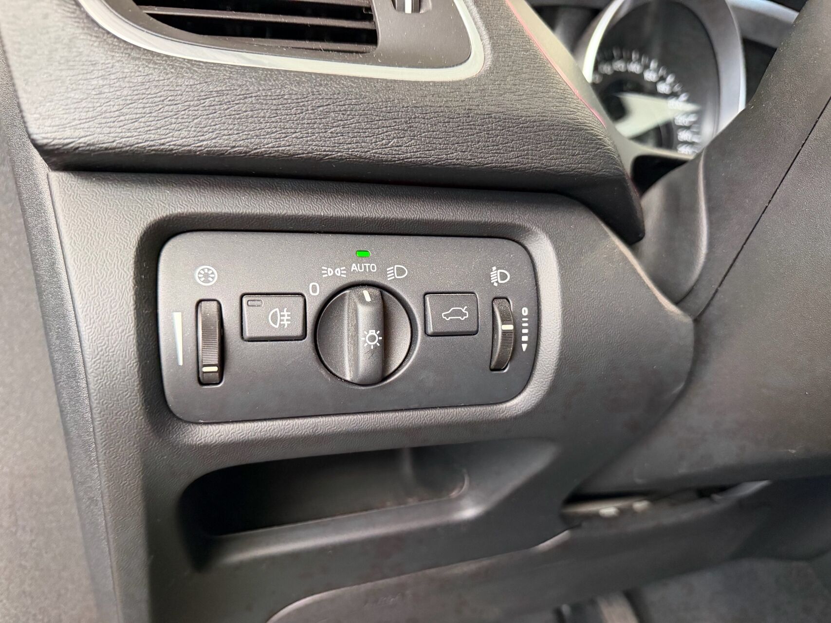 Billede af Volvo V40 1,6 D2 Kinetic 115HK 5d 6g