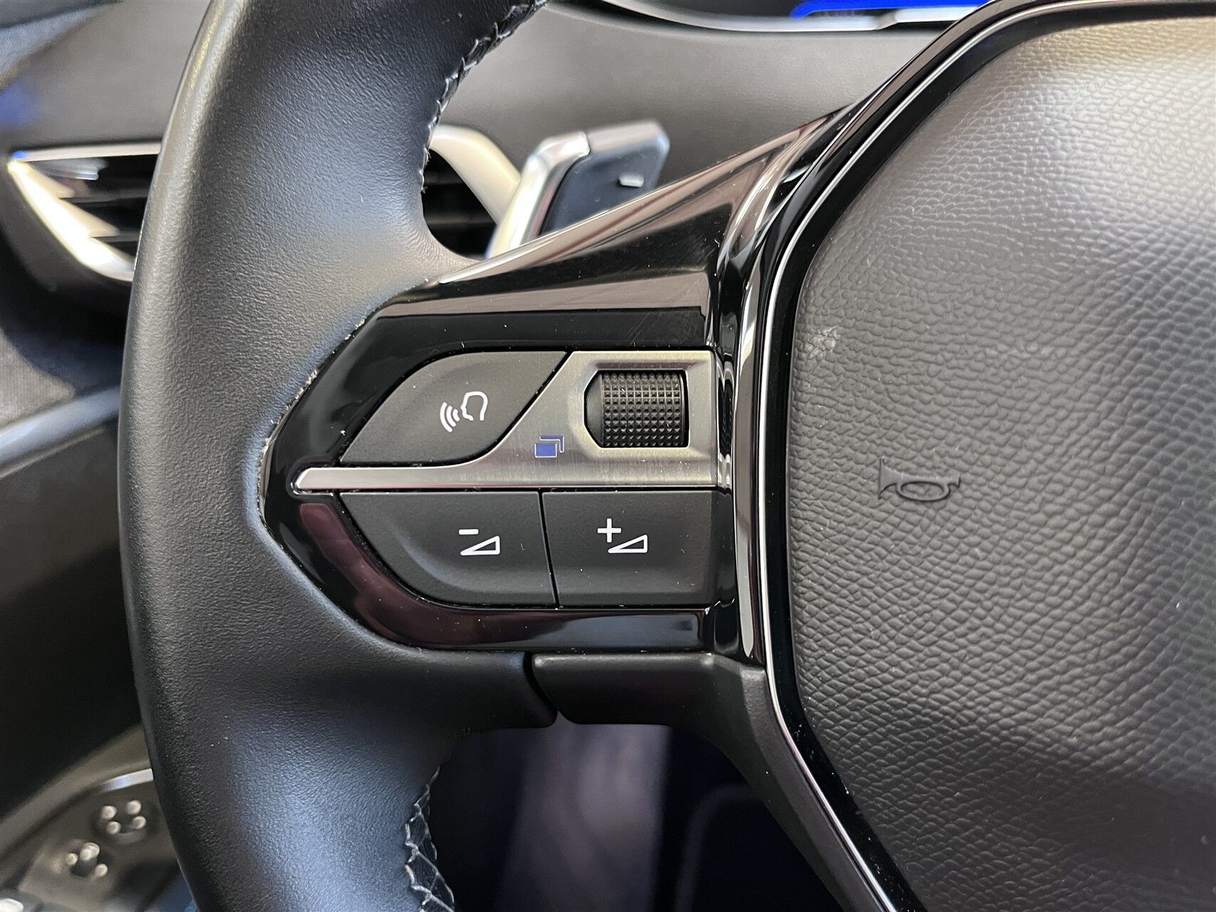 Billede af Peugeot 3008 1,6 PureTech  Plugin-hybrid Allure Pack LTD EAT8 225HK 5d 8g Aut.