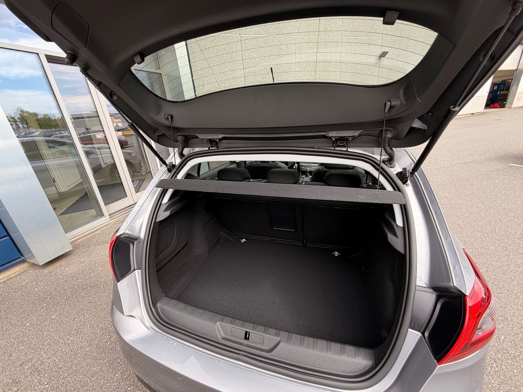 Billede af Peugeot 308 1,5 BlueHDi Selection Sky EAT6 130HK 5d 6g Aut.