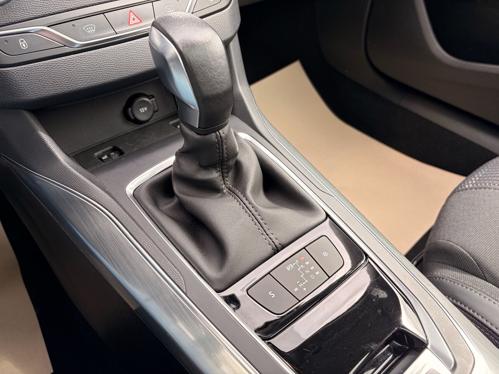 Billede af Peugeot 308 1,5 BlueHDi Selection Sky EAT6 130HK 5d 6g Aut.