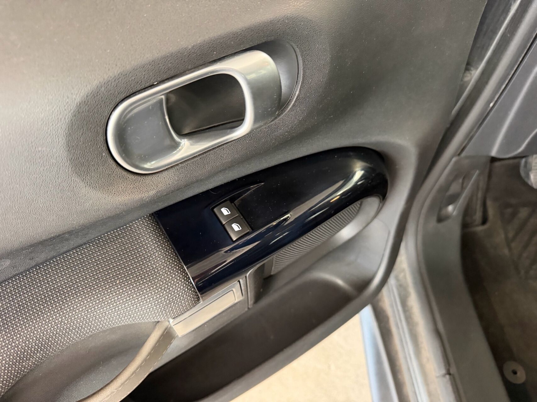 Billede af Citroën C4 Cactus 1,6 Blue HDi Extra start/stop 100HK 5d