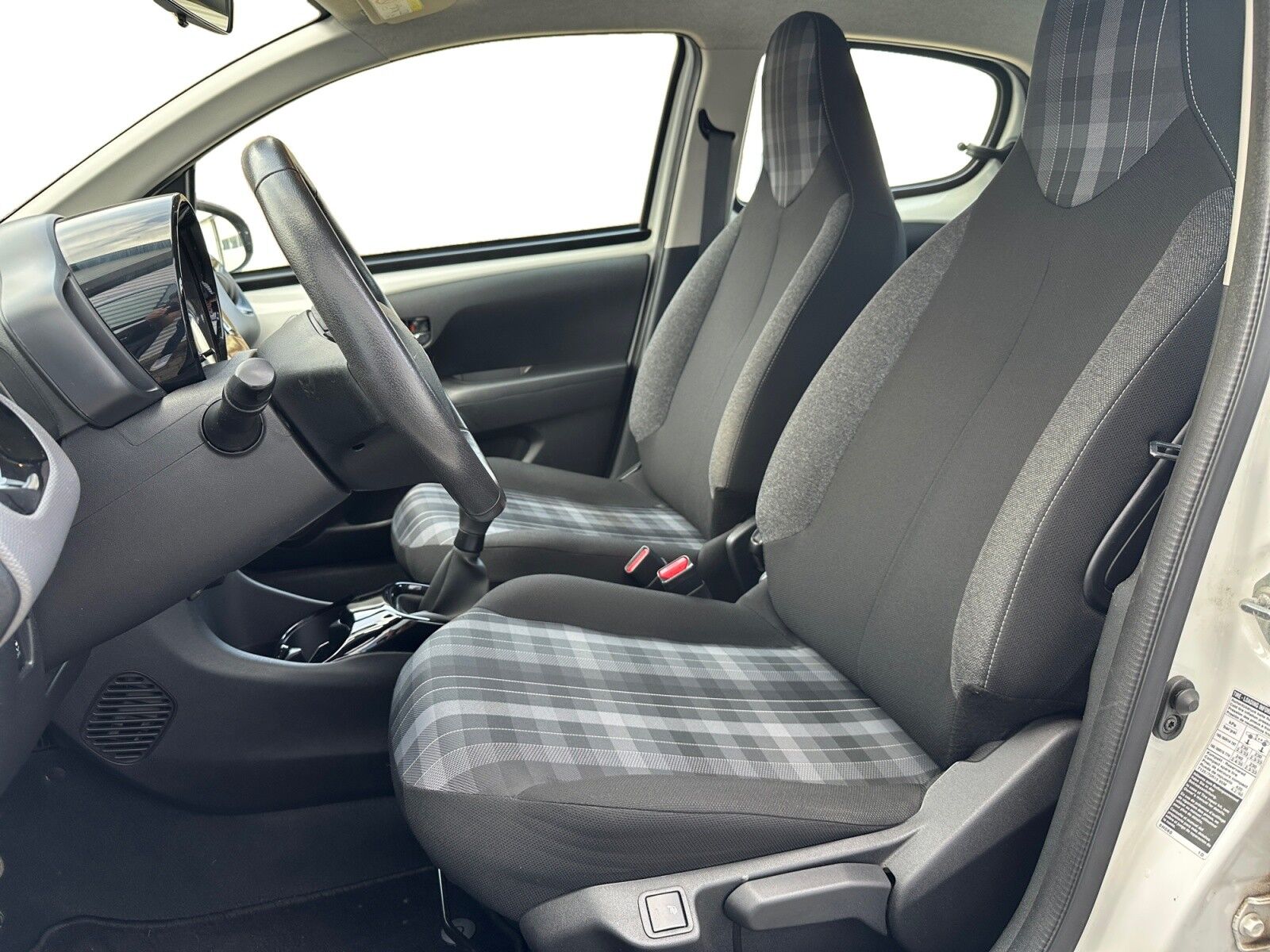 Billede af Peugeot 108 1,0 e-Vti Allure+ 72HK 5d