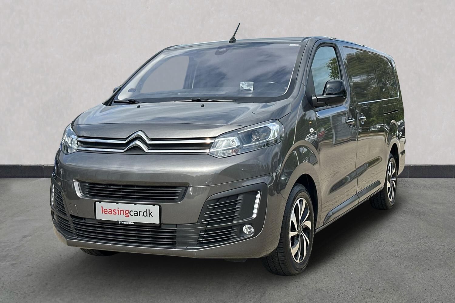 Billede af Citroën Jumpy L3 2,0 Blue HDi Artisan EAT8 177HK Van 8g Aut.