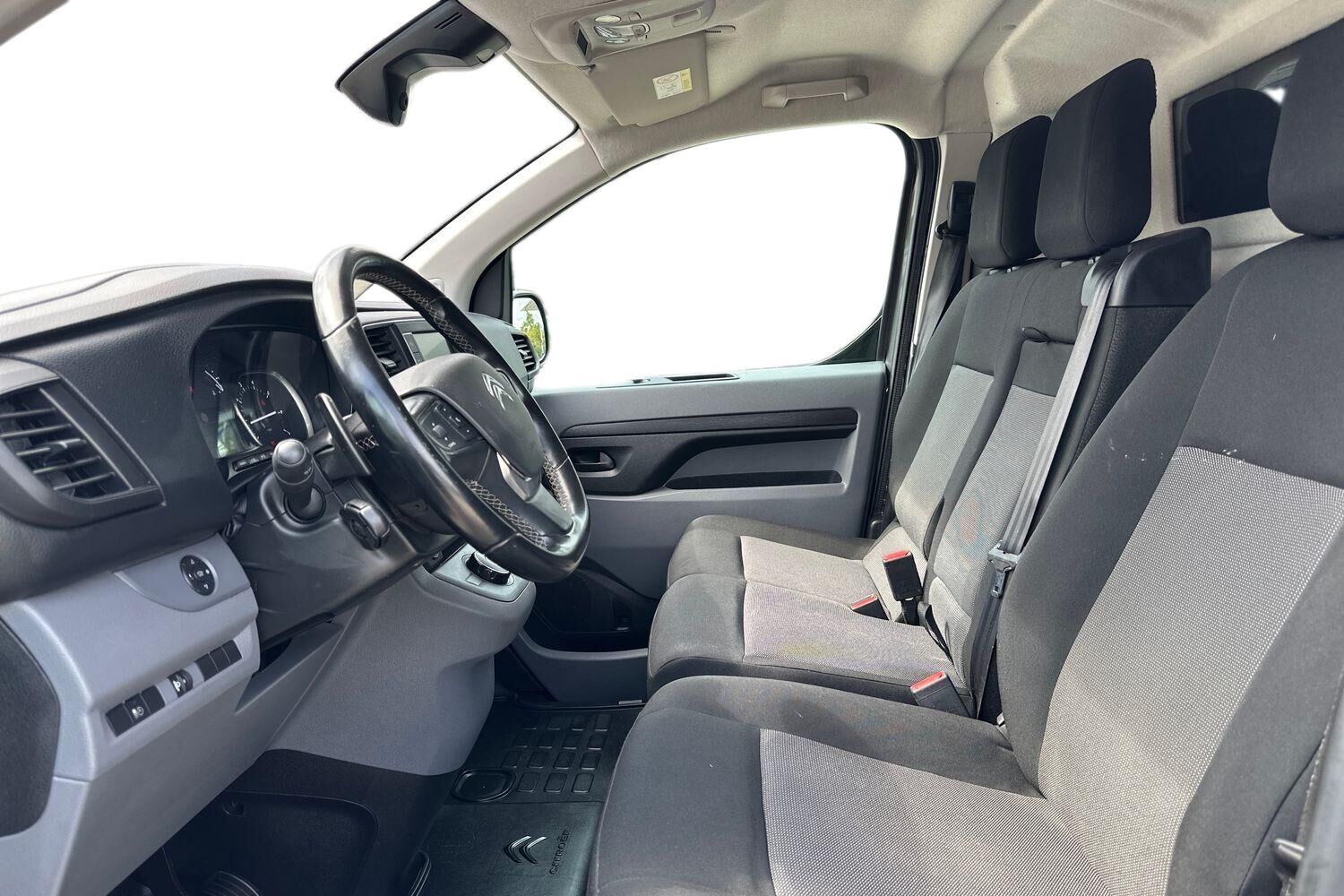Billede af Citroën Jumpy L3 2,0 Blue HDi Artisan EAT8 177HK Van 8g Aut.