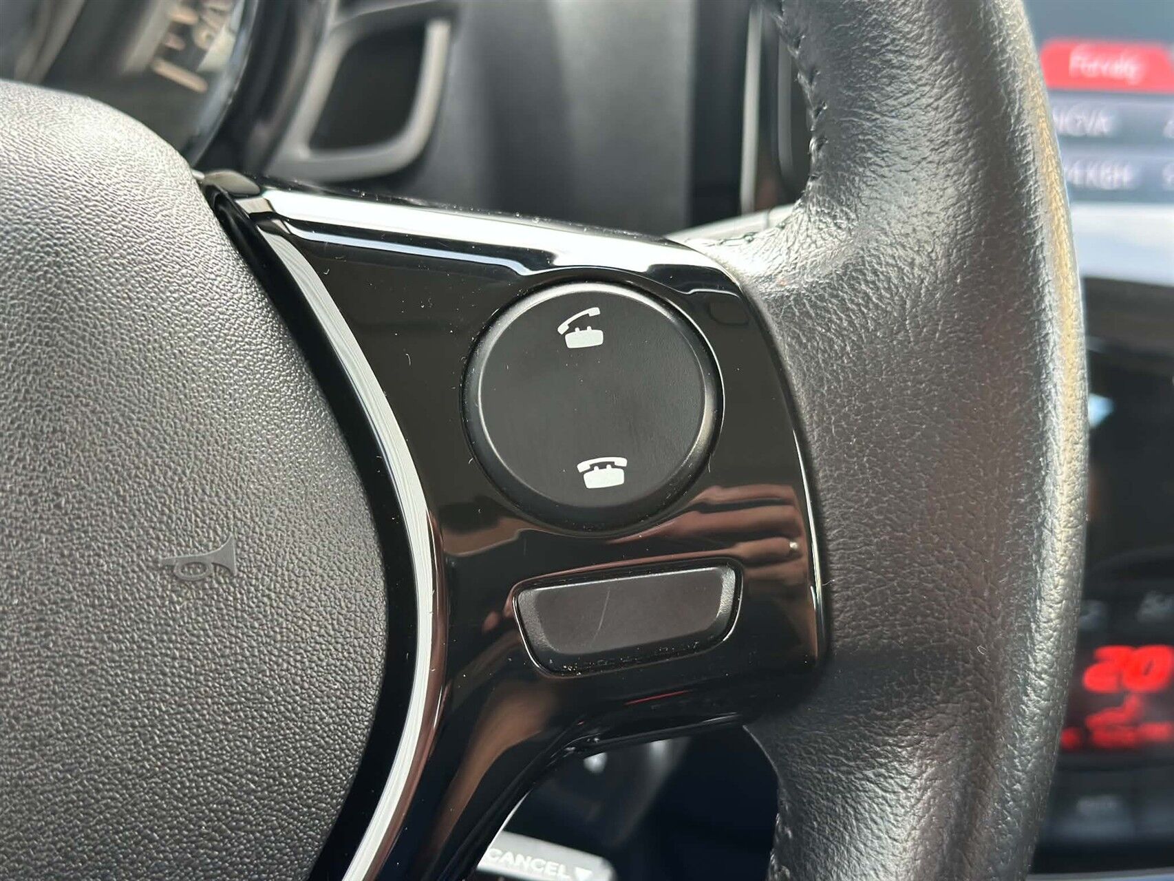 Billede af Peugeot 108 1,0 e-Vti Allure+ 72HK 5d