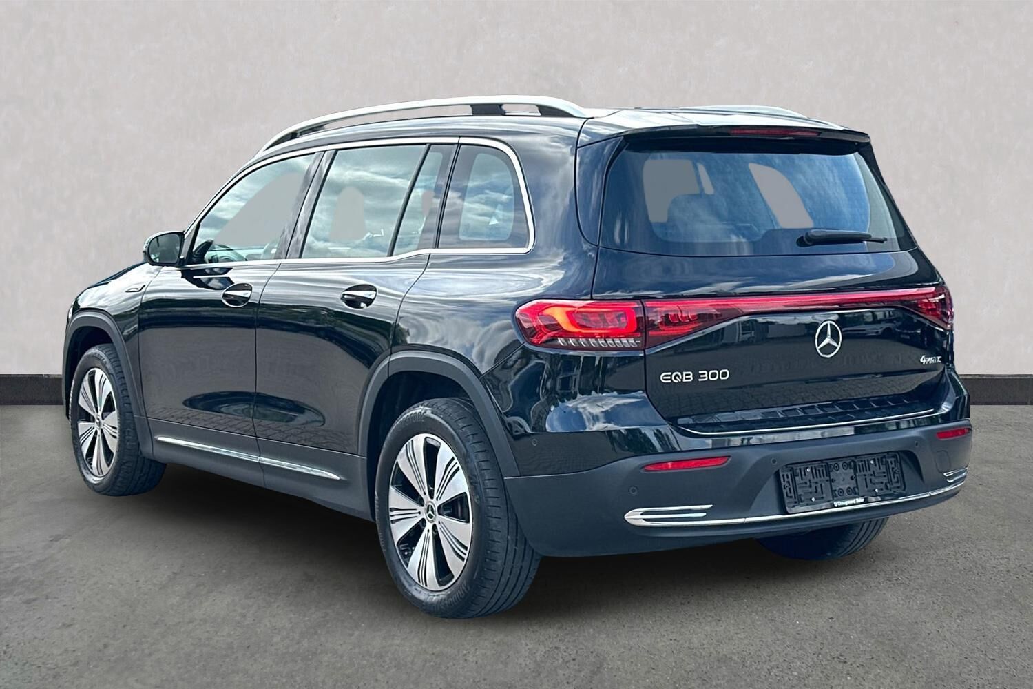 Billede af Mercedes-Benz EQB 300 EL Progressive 7 pers. 4Matic 228HK 5d Aut.