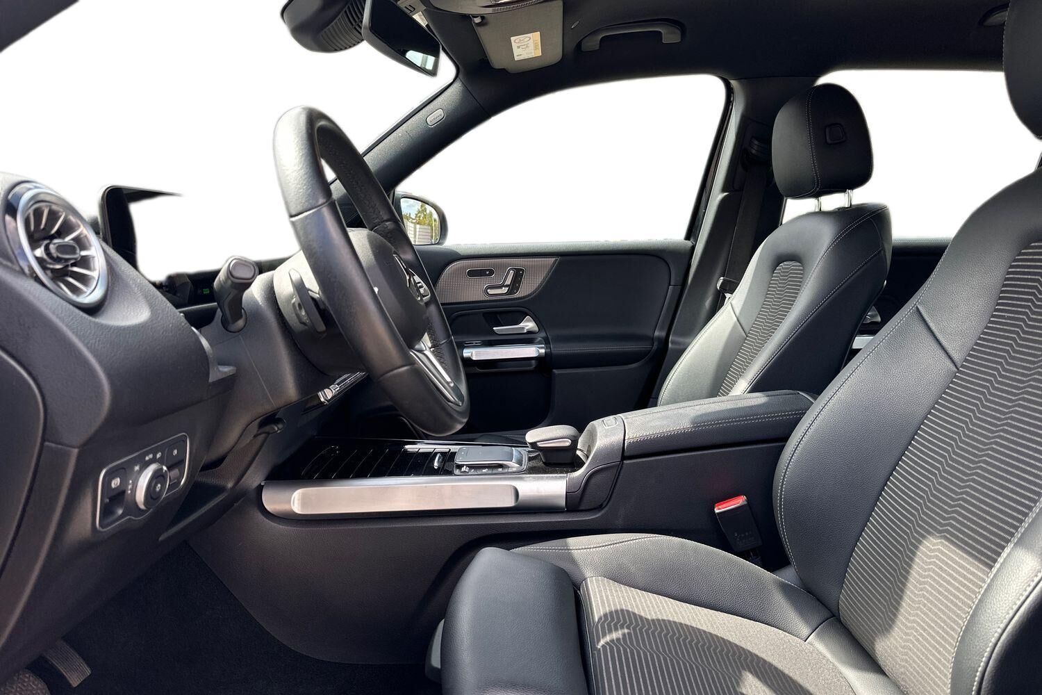 Billede af Mercedes-Benz EQB 300 EL Progressive 7 pers. 4Matic 228HK 5d Aut.