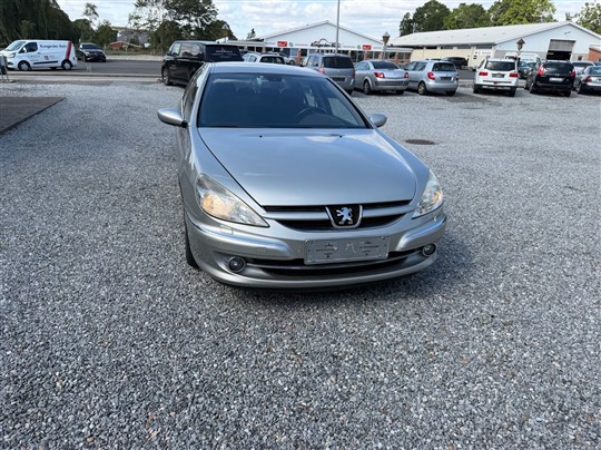 Peugeot 607 2,2 i 16V 160HK