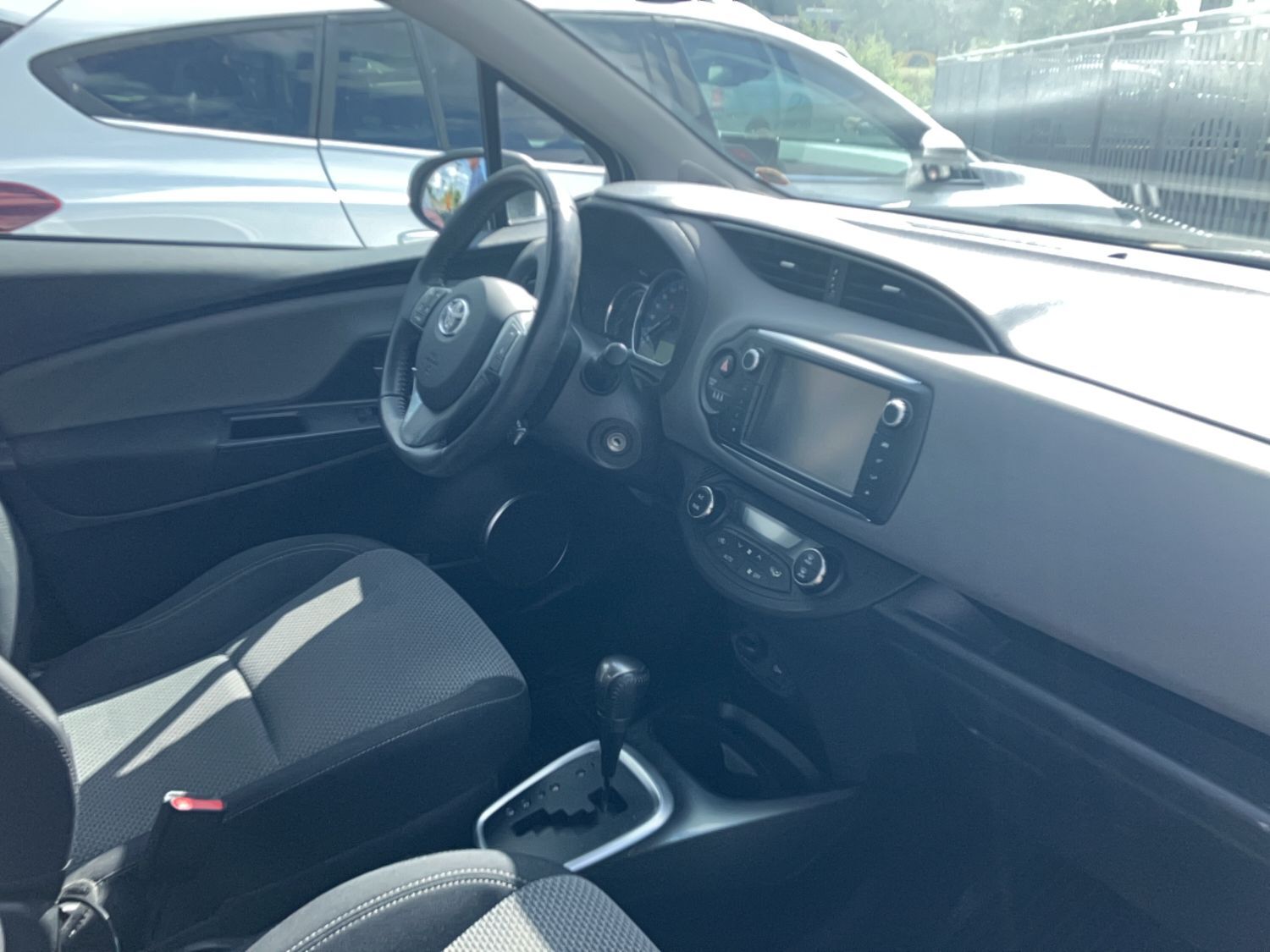 Billede af Toyota Yaris 1,5 Hybrid H2 E-CVT 100HK 5d Trinl. Gear
