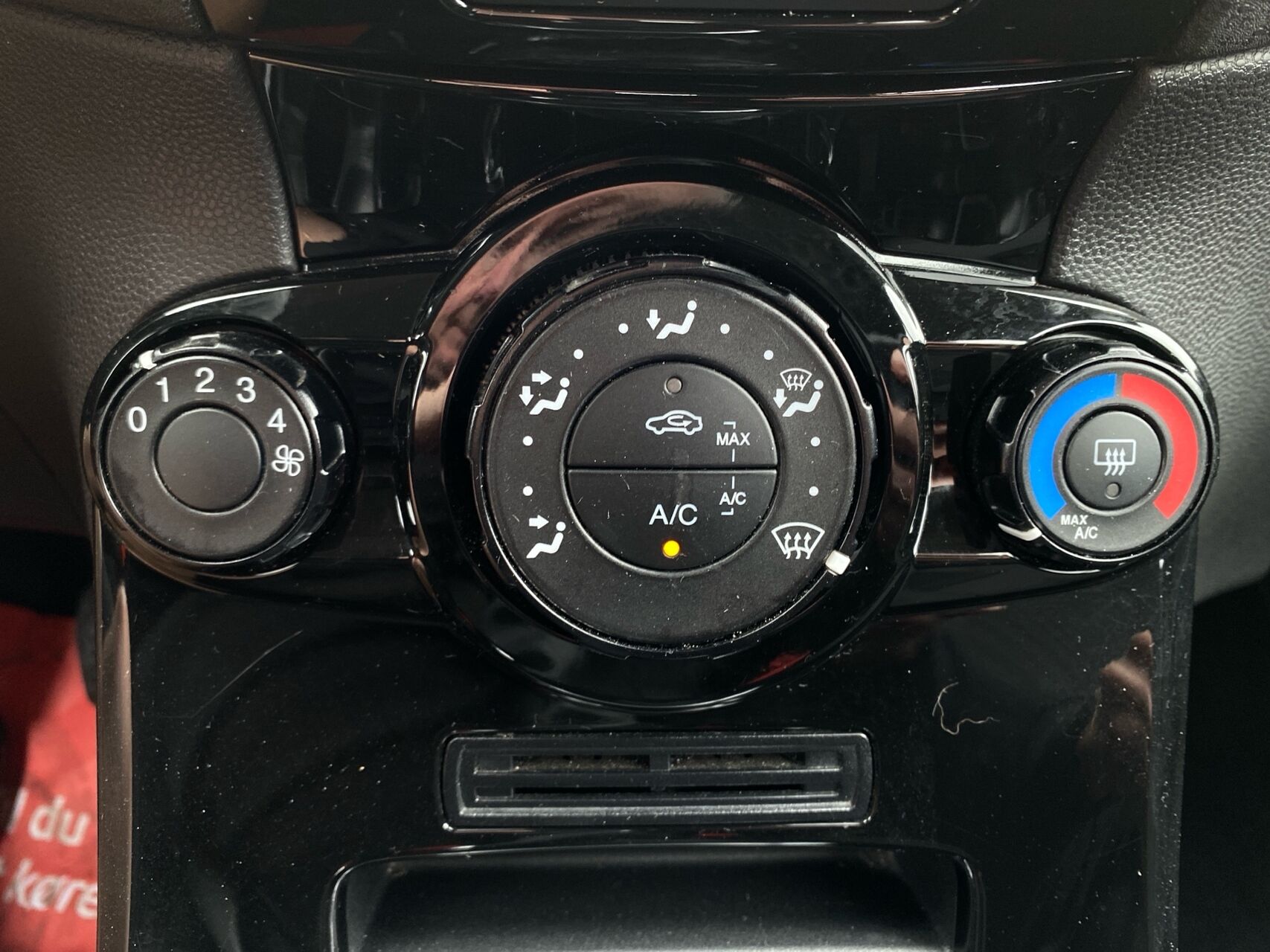 Billede af Ford Fiesta 1,6 TDCi Titanium 95HK 5d