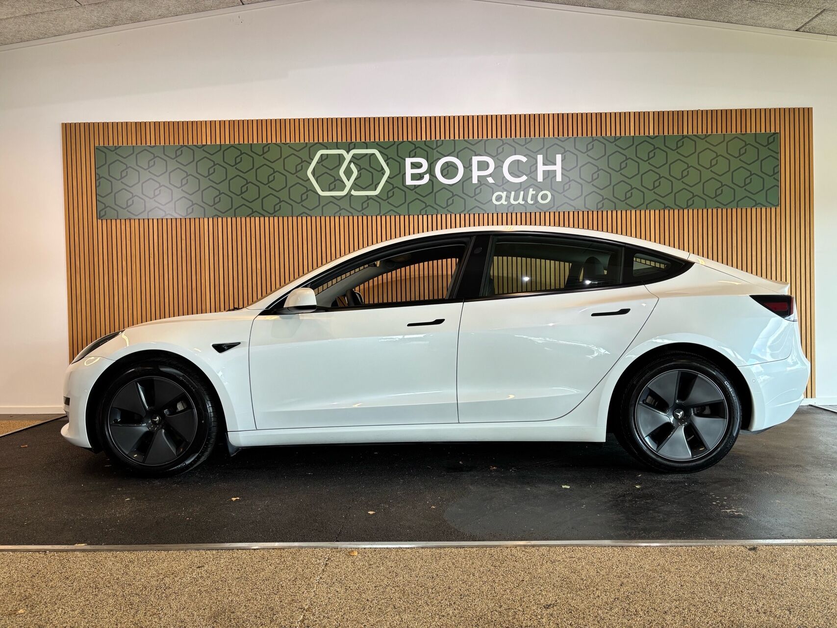Billede af Tesla Model 3 EL Standard Range Plus 325HK Aut.