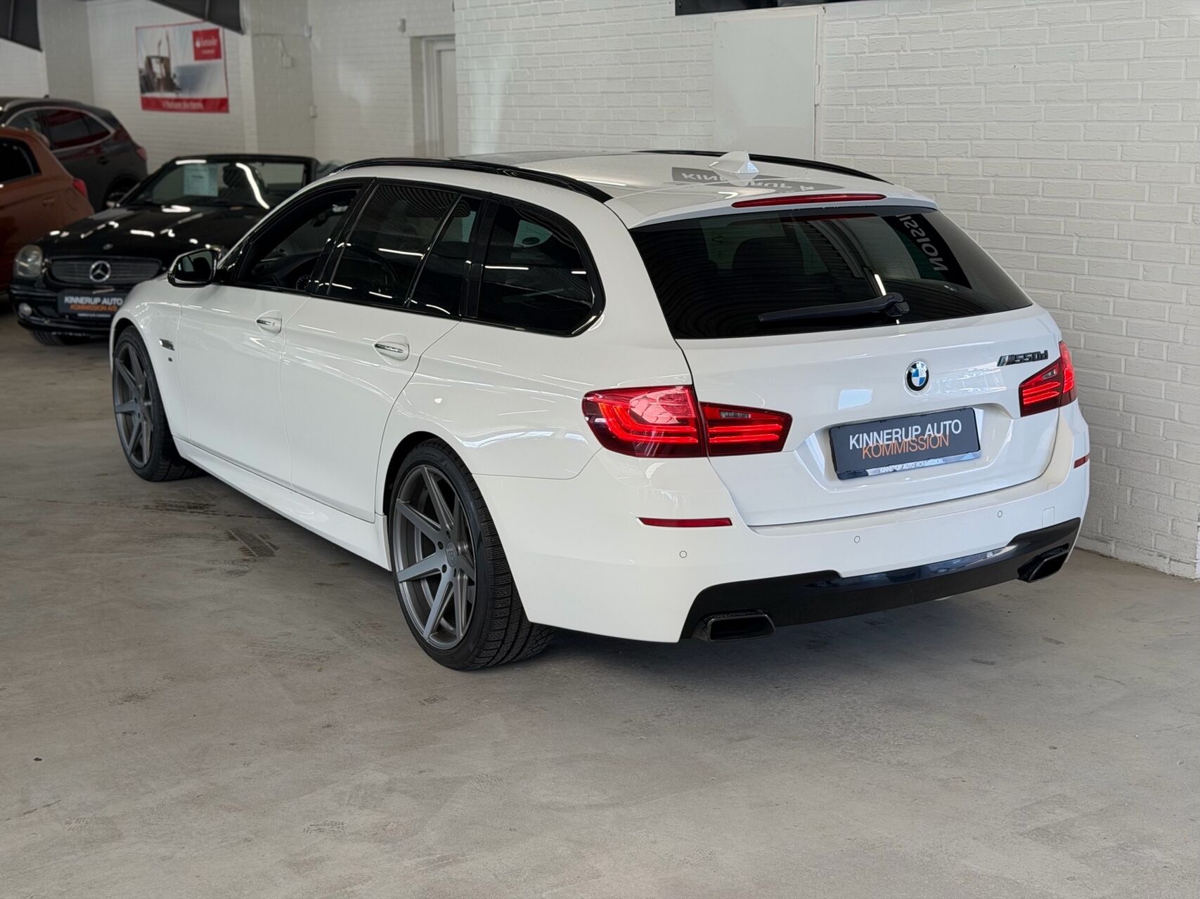 Billede af BMW M550d Touring 3,0 D 4x4 381HK Stc 8g Aut.