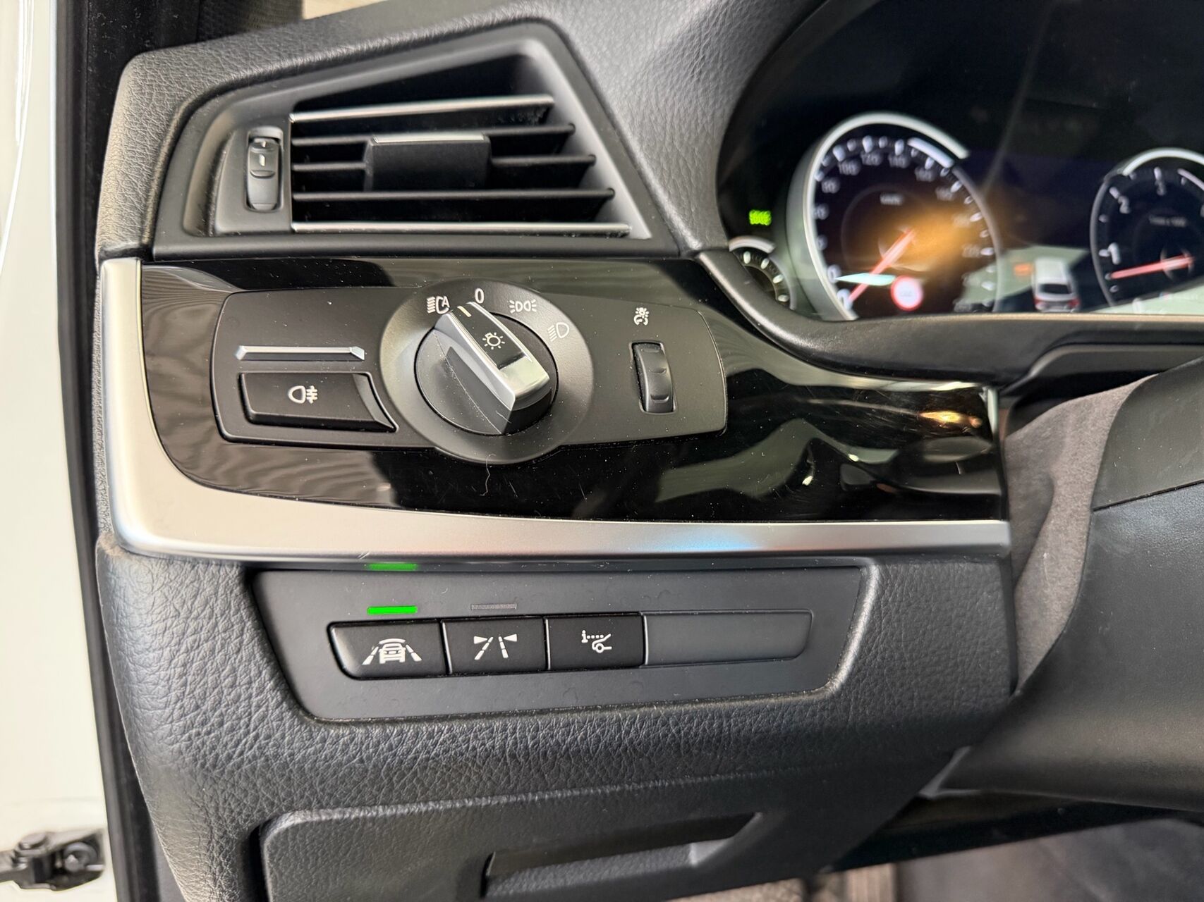 Billede af BMW M550d Touring 3,0 D 4x4 381HK Stc 8g Aut.