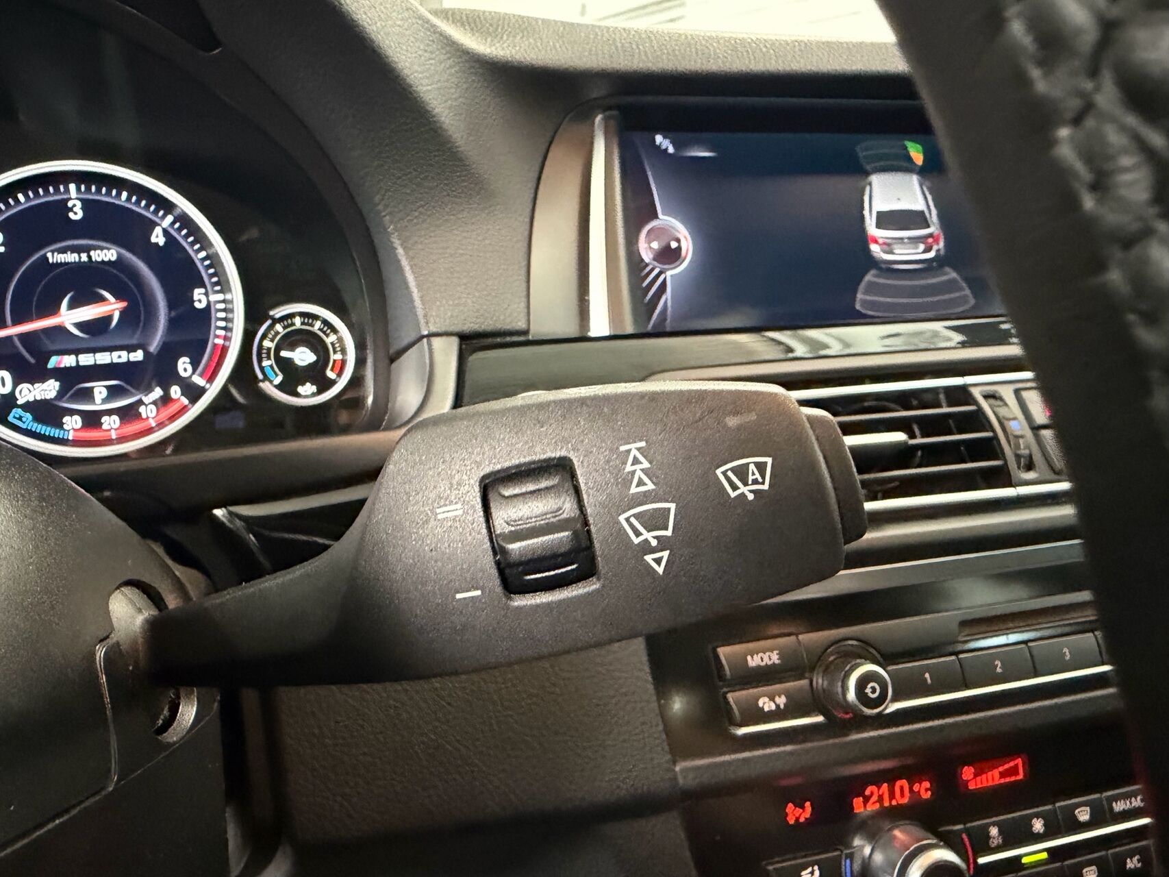 Billede af BMW M550d Touring 3,0 D 4x4 381HK Stc 8g Aut.