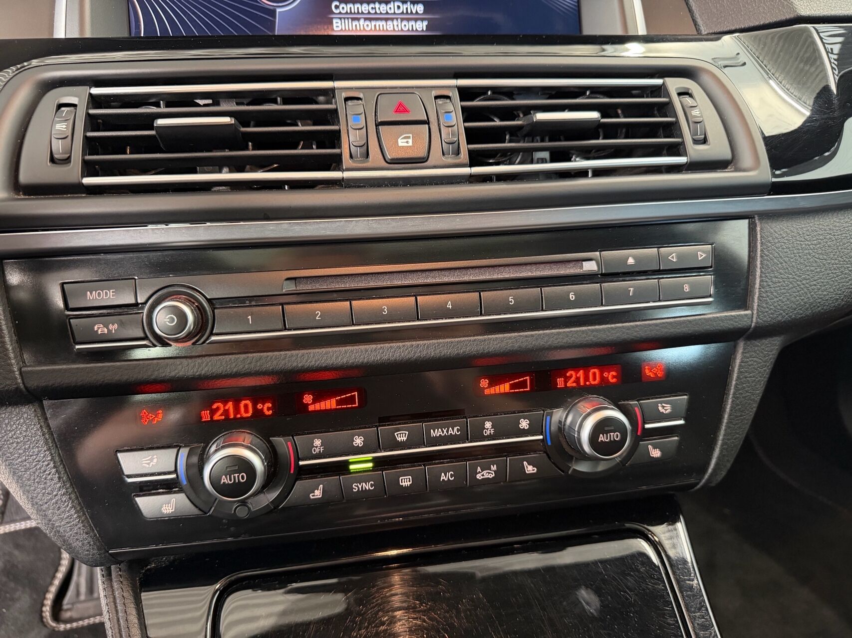 Billede af BMW M550d Touring 3,0 D 4x4 381HK Stc 8g Aut.