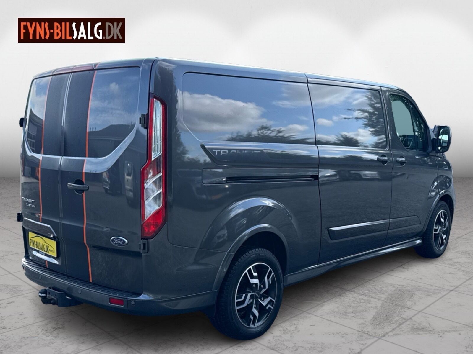 Billede af Ford Transit Custom 320 L2H1 2,0 TDCi Sport 185HK Van 6g Aut.