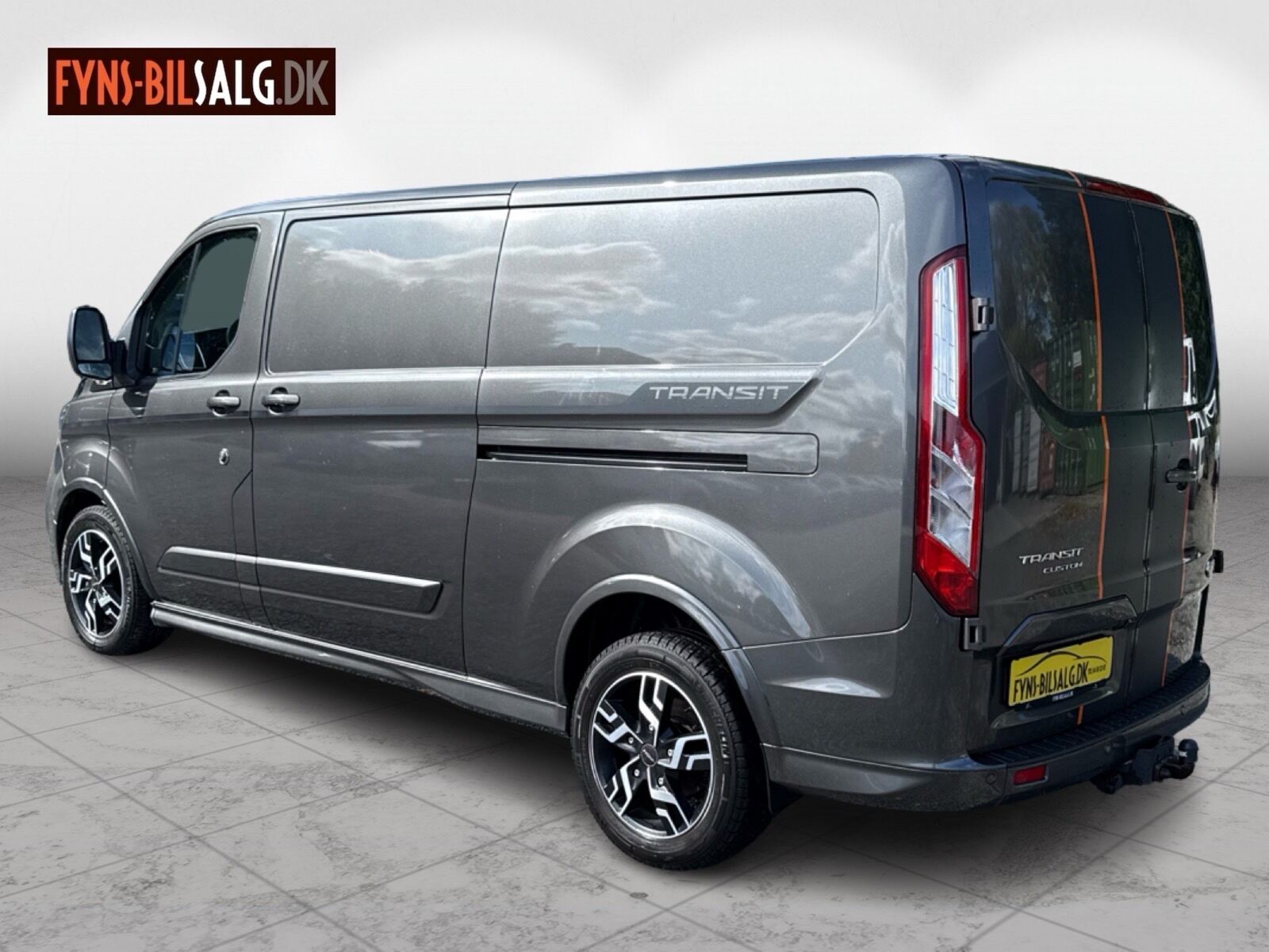Billede af Ford Transit Custom 320 L2H1 2,0 TDCi Sport 185HK Van 6g Aut.