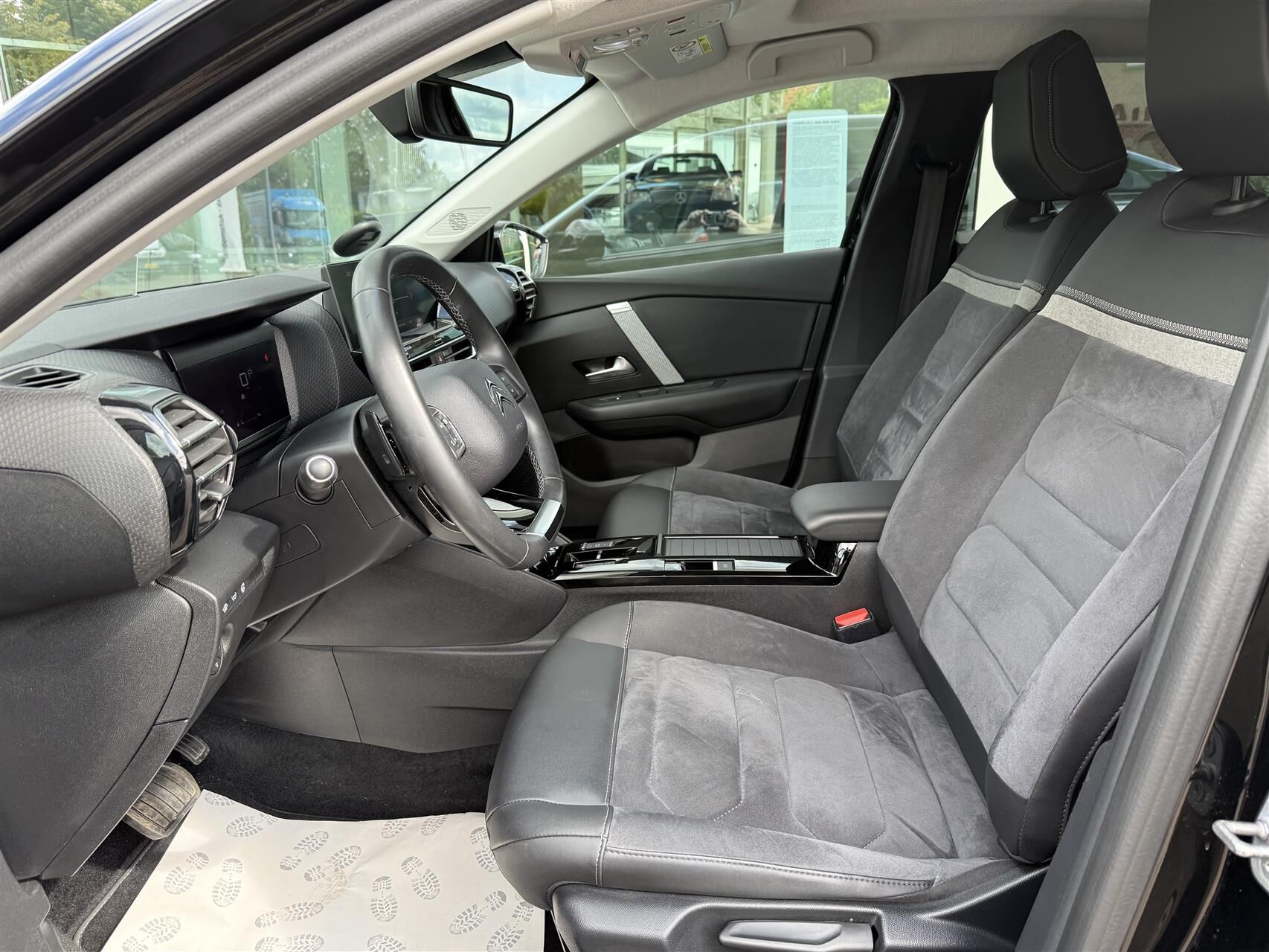 Billede af Citroën C4 1,2 PureTech Chevron Sport+ EAT8 130HK 5d 8g Aut.