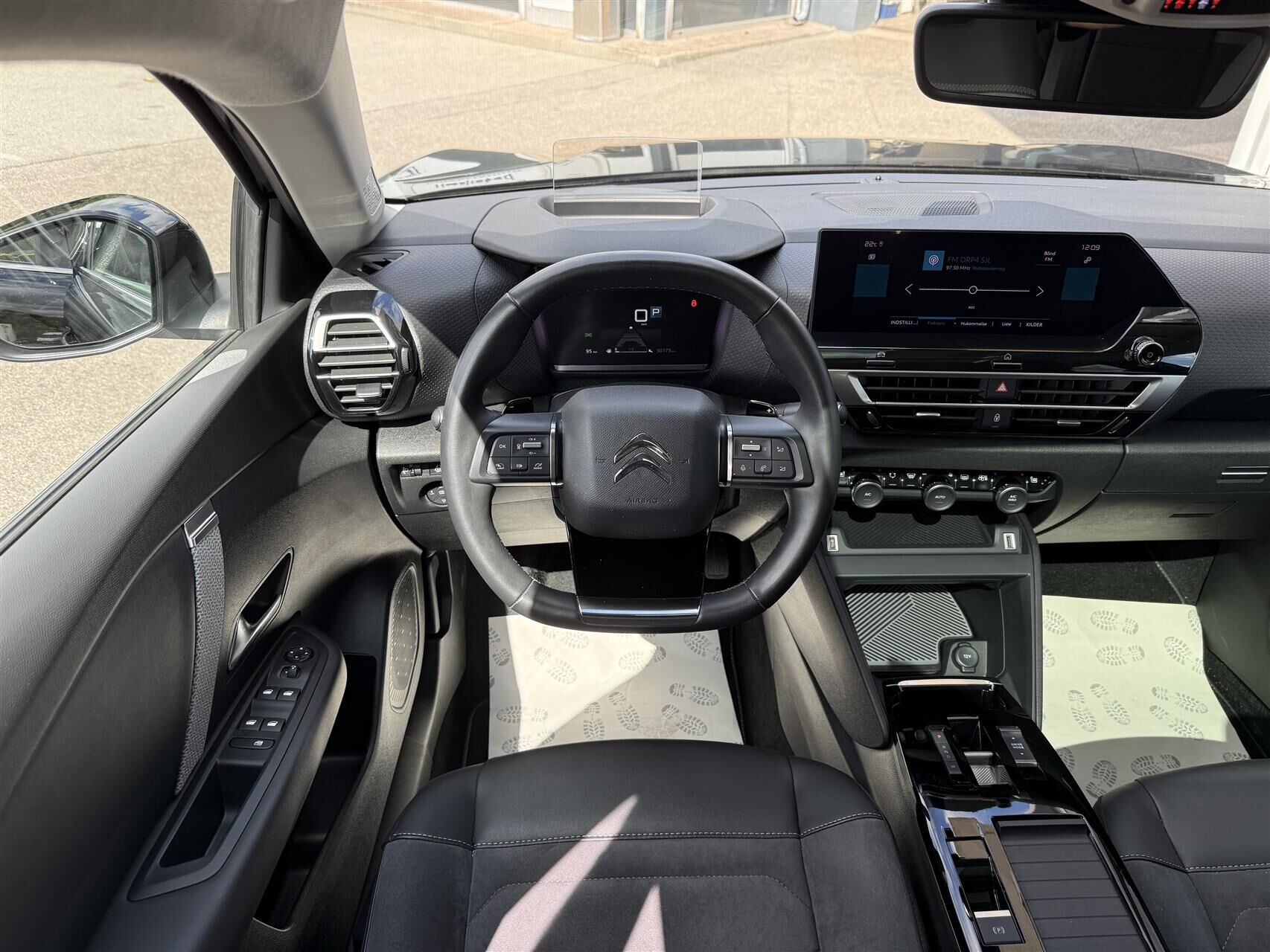 Billede af Citroën C4 1,2 PureTech Chevron Sport+ EAT8 130HK 5d 8g Aut.