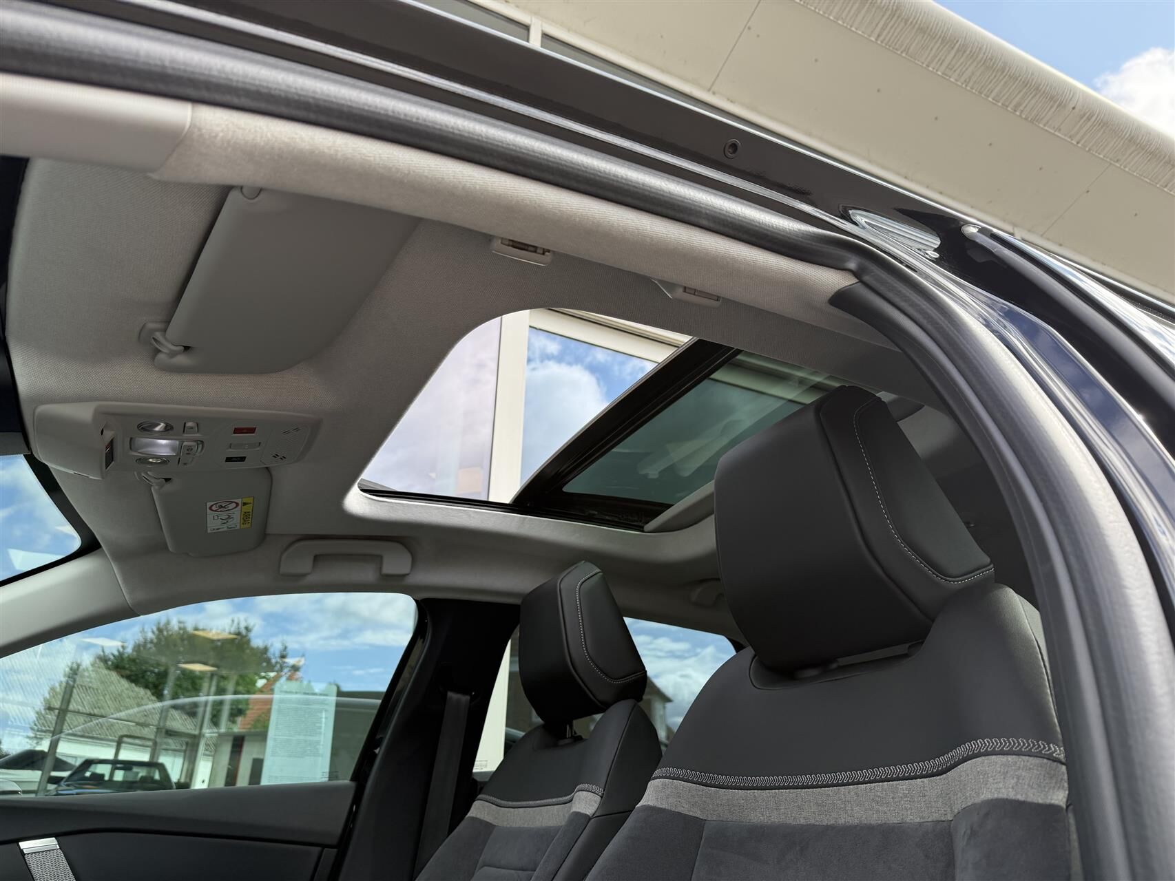 Billede af Citroën C4 1,2 PureTech Chevron Sport+ EAT8 130HK 5d 8g Aut.