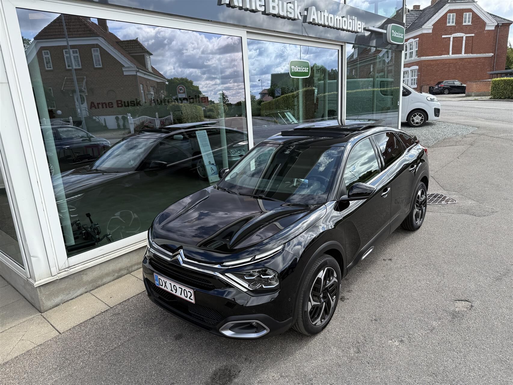 Billede af Citroën C4 1,2 PureTech Chevron Sport+ EAT8 130HK 5d 8g Aut.
