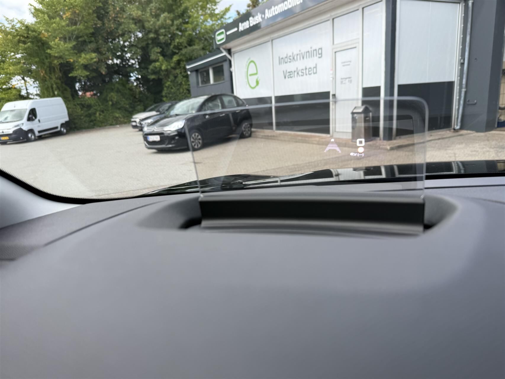 Billede af Citroën C4 1,2 PureTech Chevron Sport+ EAT8 130HK 5d 8g Aut.