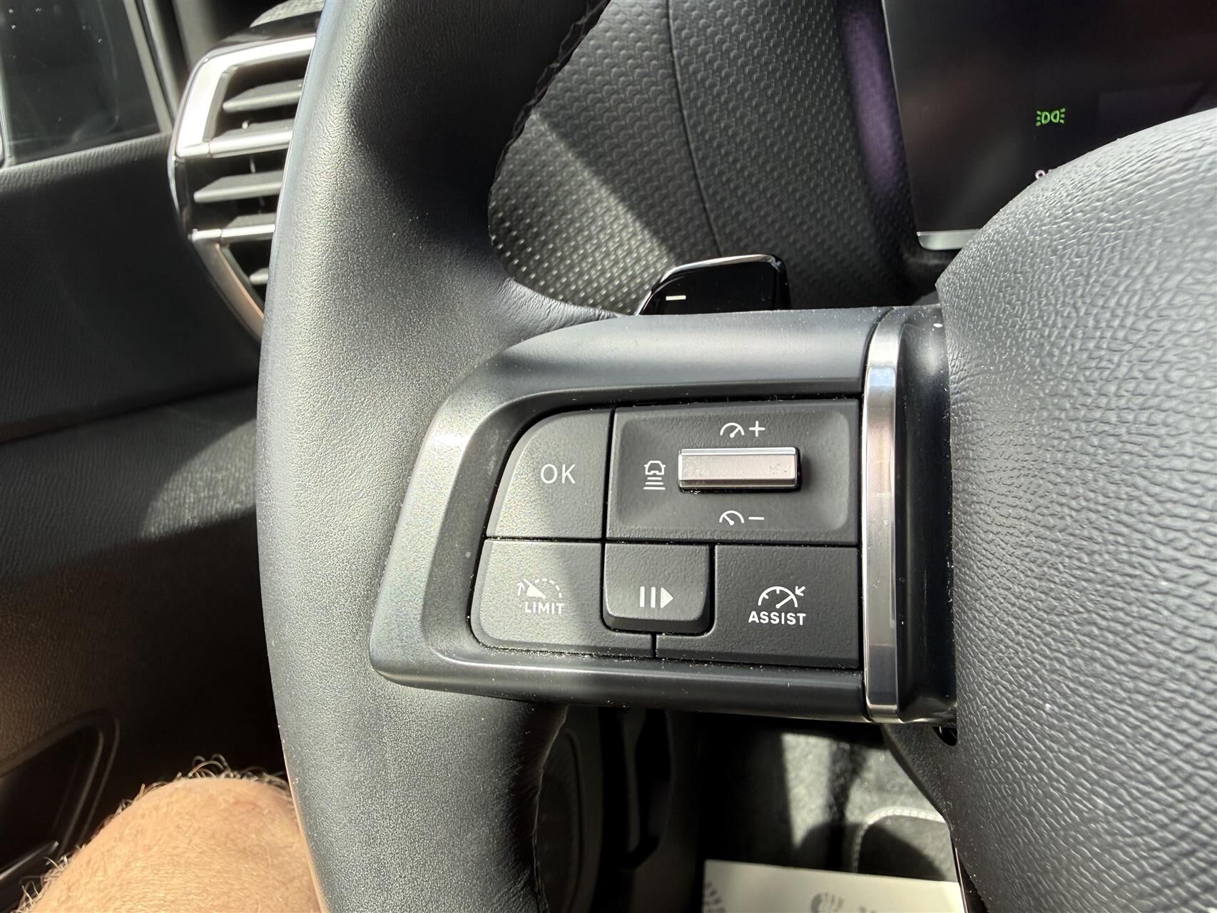 Billede af Citroën C4 1,2 PureTech Chevron Sport+ EAT8 130HK 5d 8g Aut.