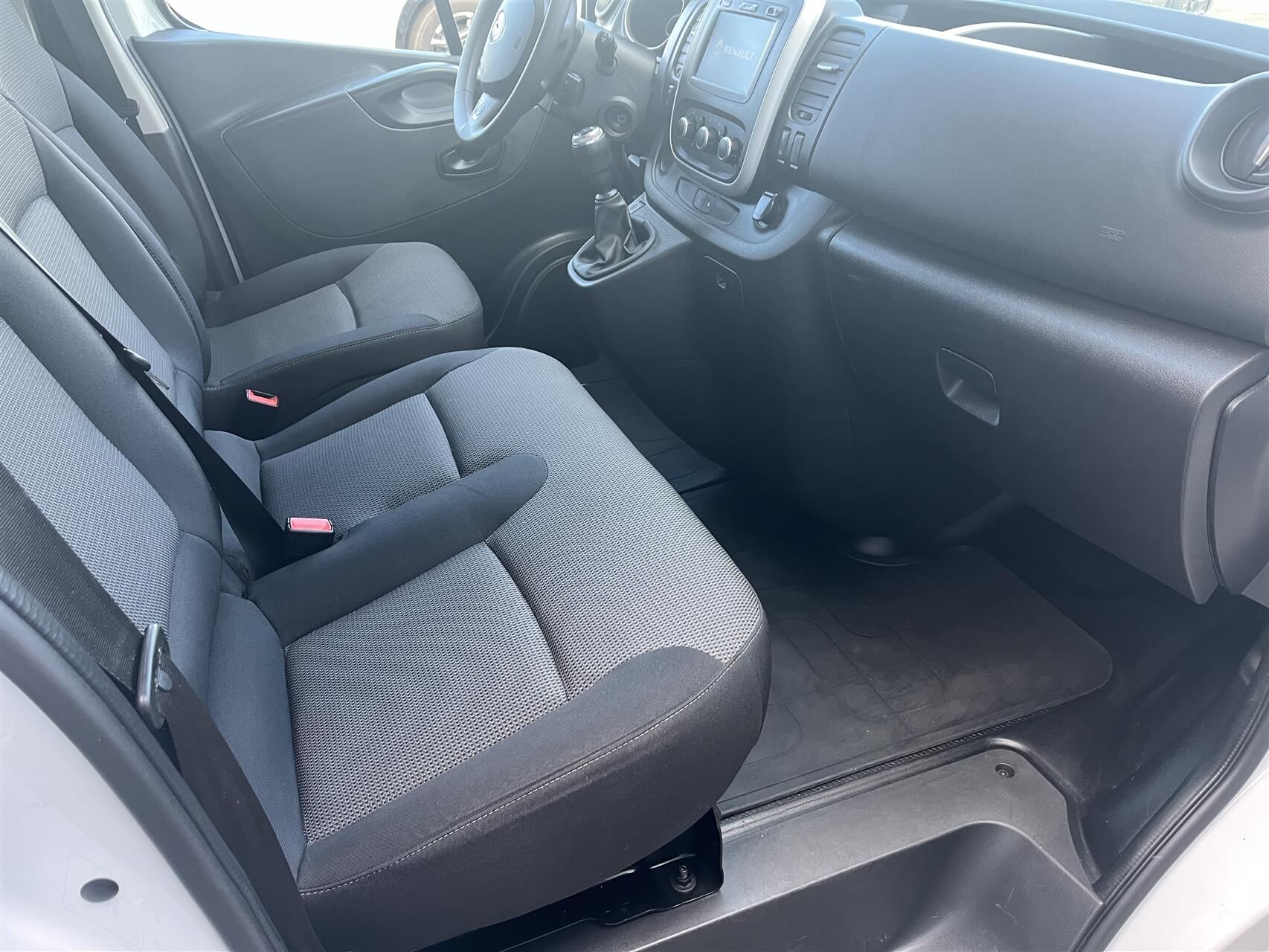 Billede af Renault Trafic T29 L2H1 2,0 DCI 120HK Van 6g