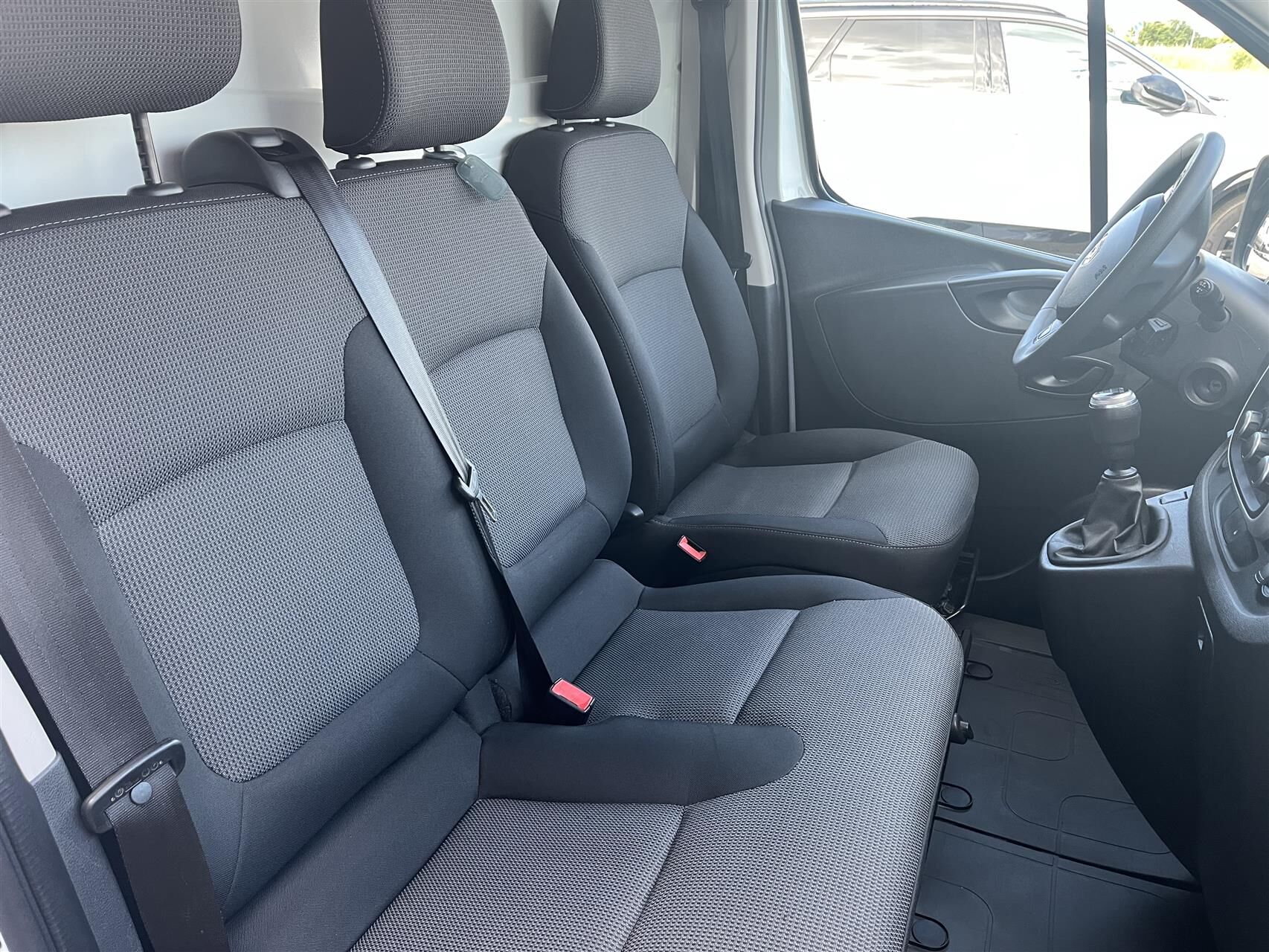 Billede af Renault Trafic T29 L2H1 2,0 DCI 120HK Van 6g