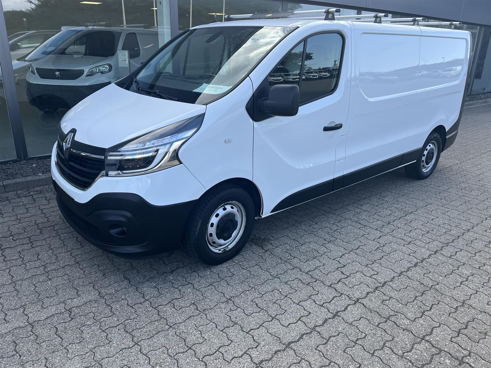 Billede af Renault Trafic T29 L2H1 2,0 DCI 120HK Van 6g