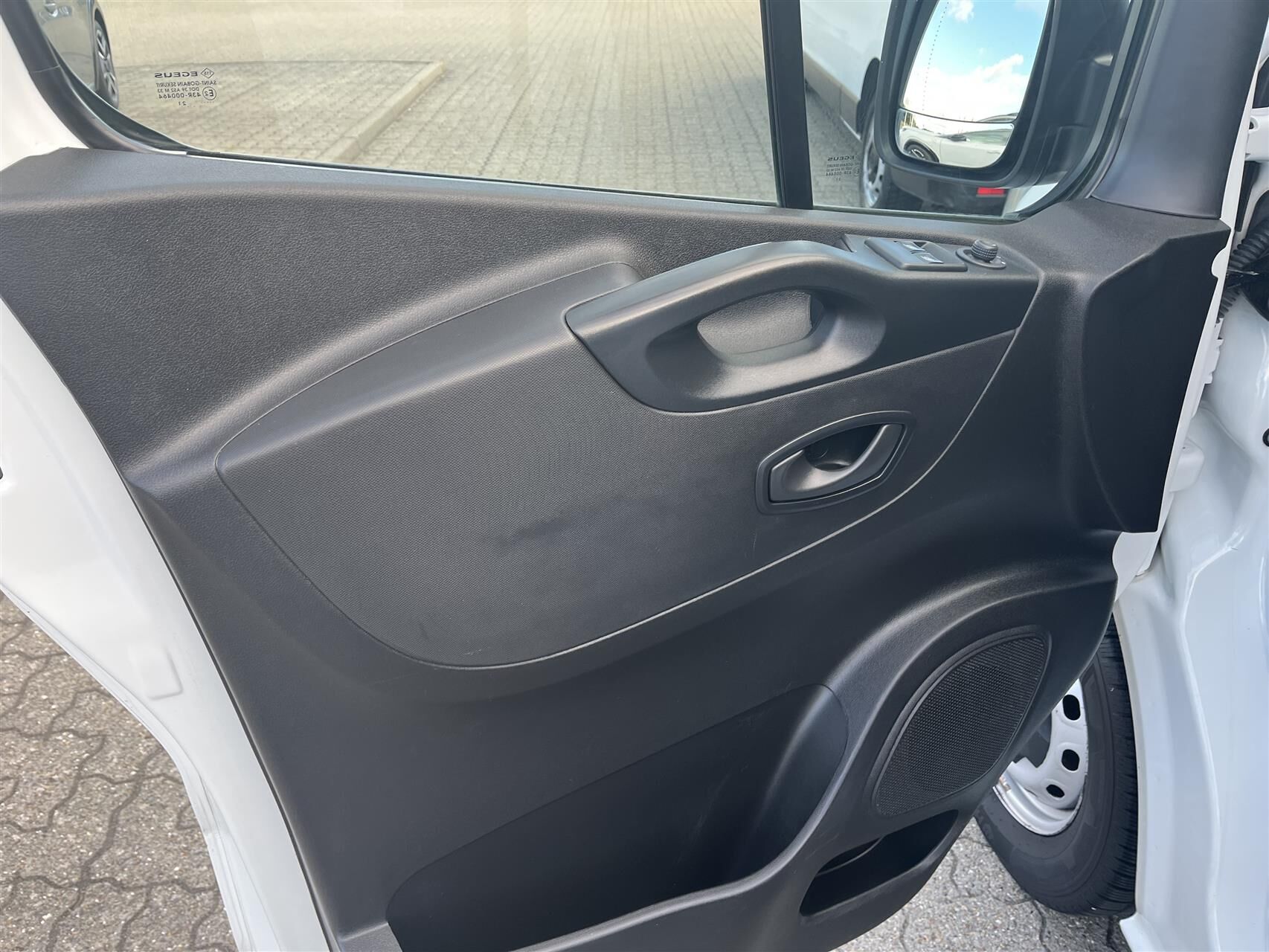 Billede af Renault Trafic T29 L2H1 2,0 DCI 120HK Van 6g