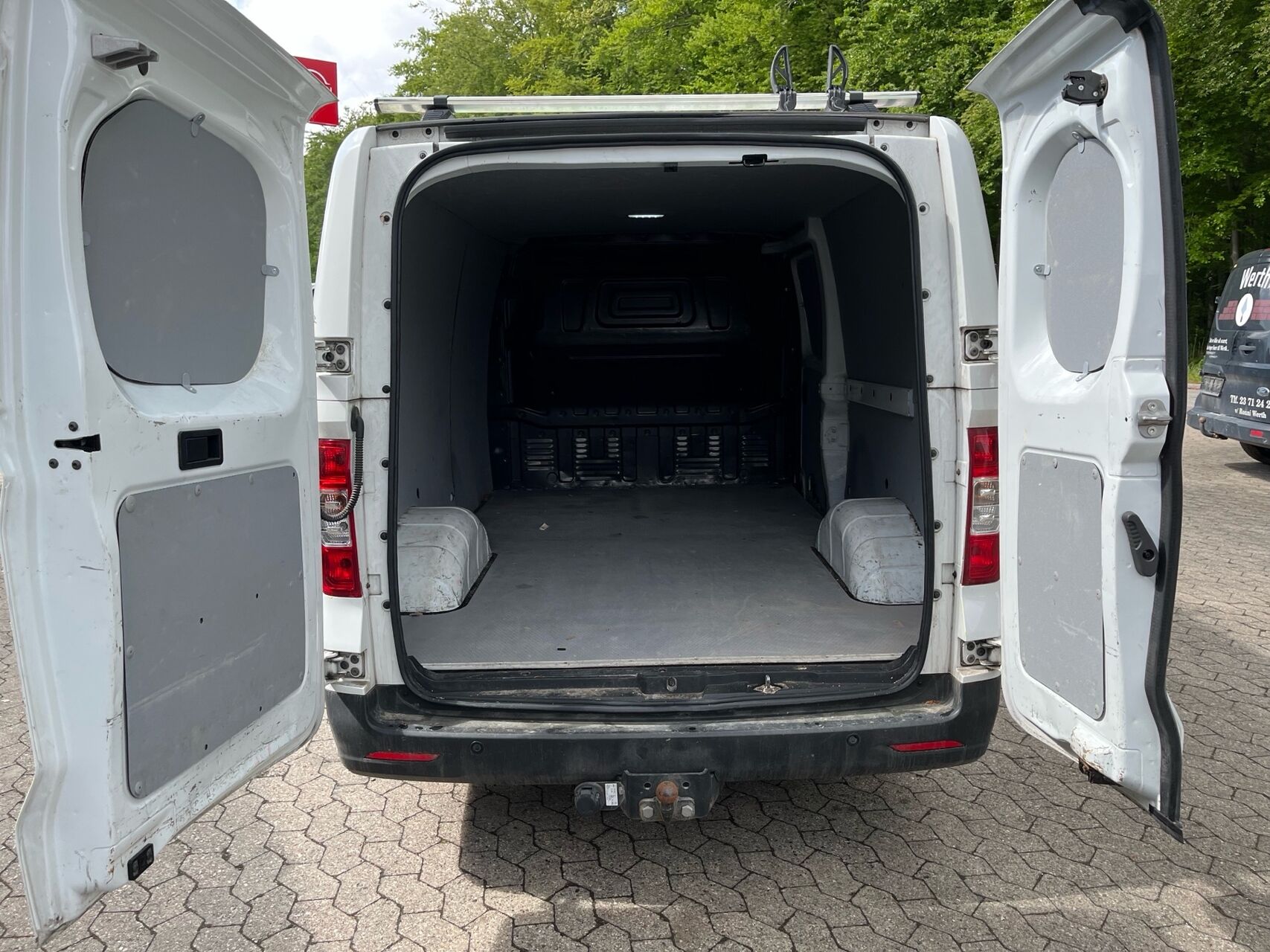 Billede af Maxus e-Deliver 3 LWB 50,2 kWh EL 122HK Van Trinl. Gear