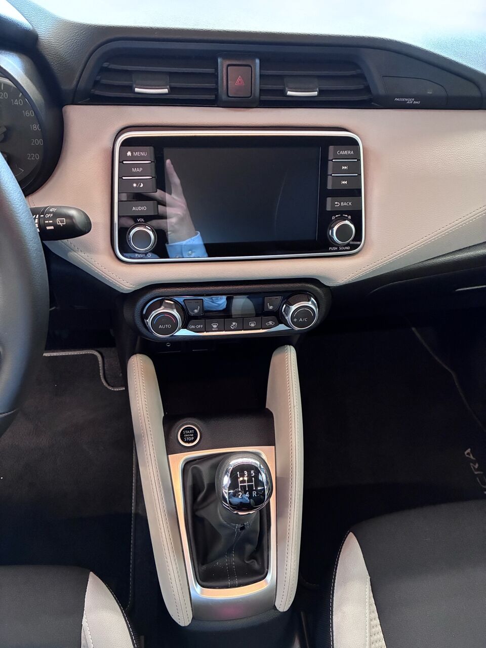 Billede af Nissan Micra 1,0 Tekna Navi 92HK 5d