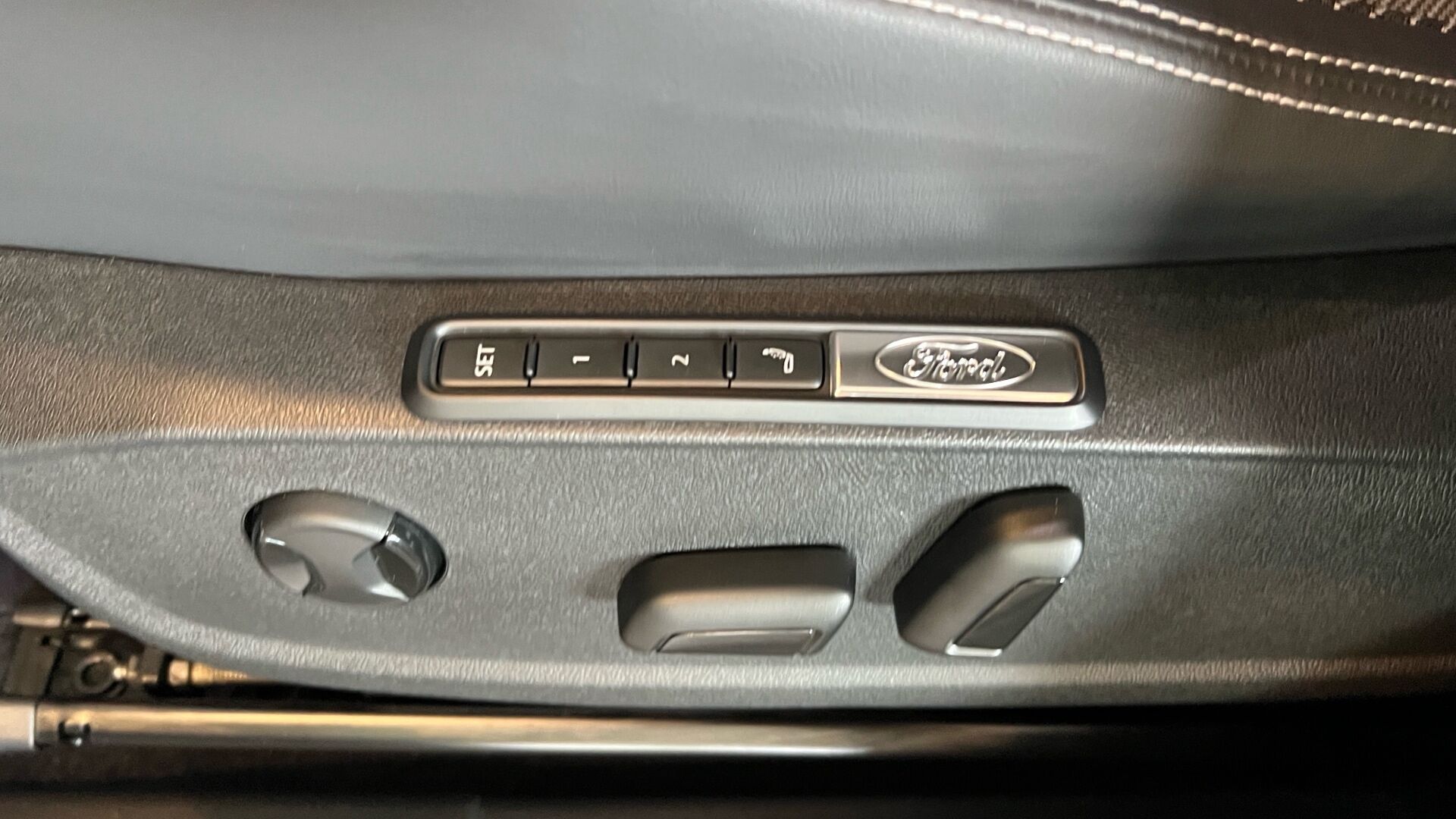 Billede af Ford Explorer EL UR Select AWD 340HK 5d Aut.