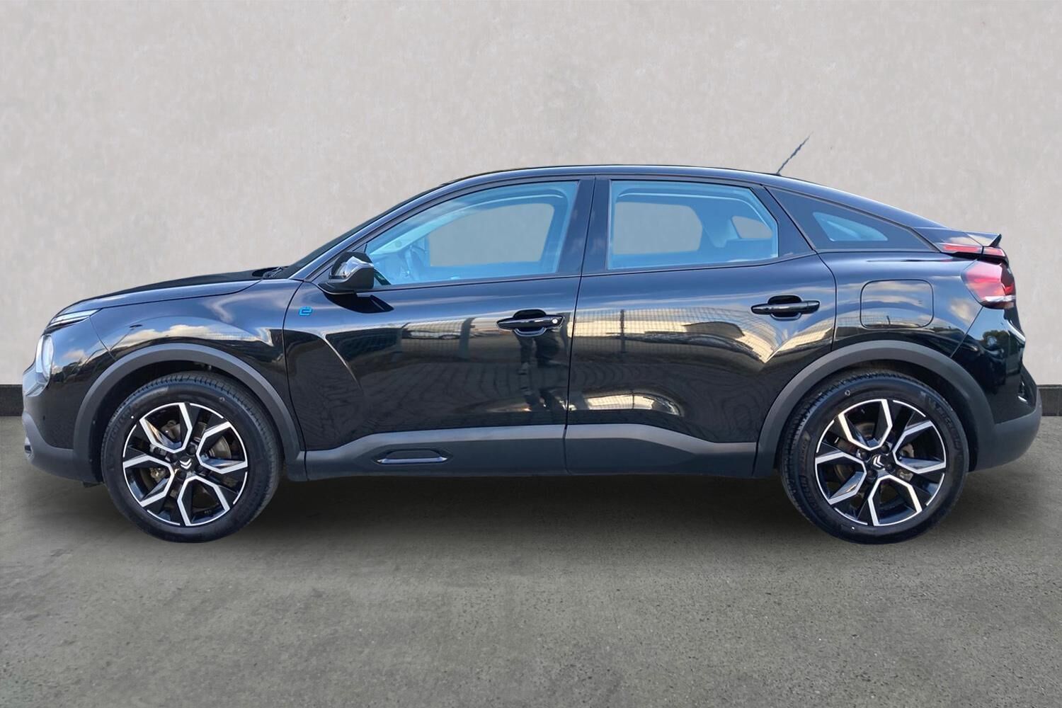 Billede af Citroën e-C4 EL Shine Ltd. 136HK 5d Aut.