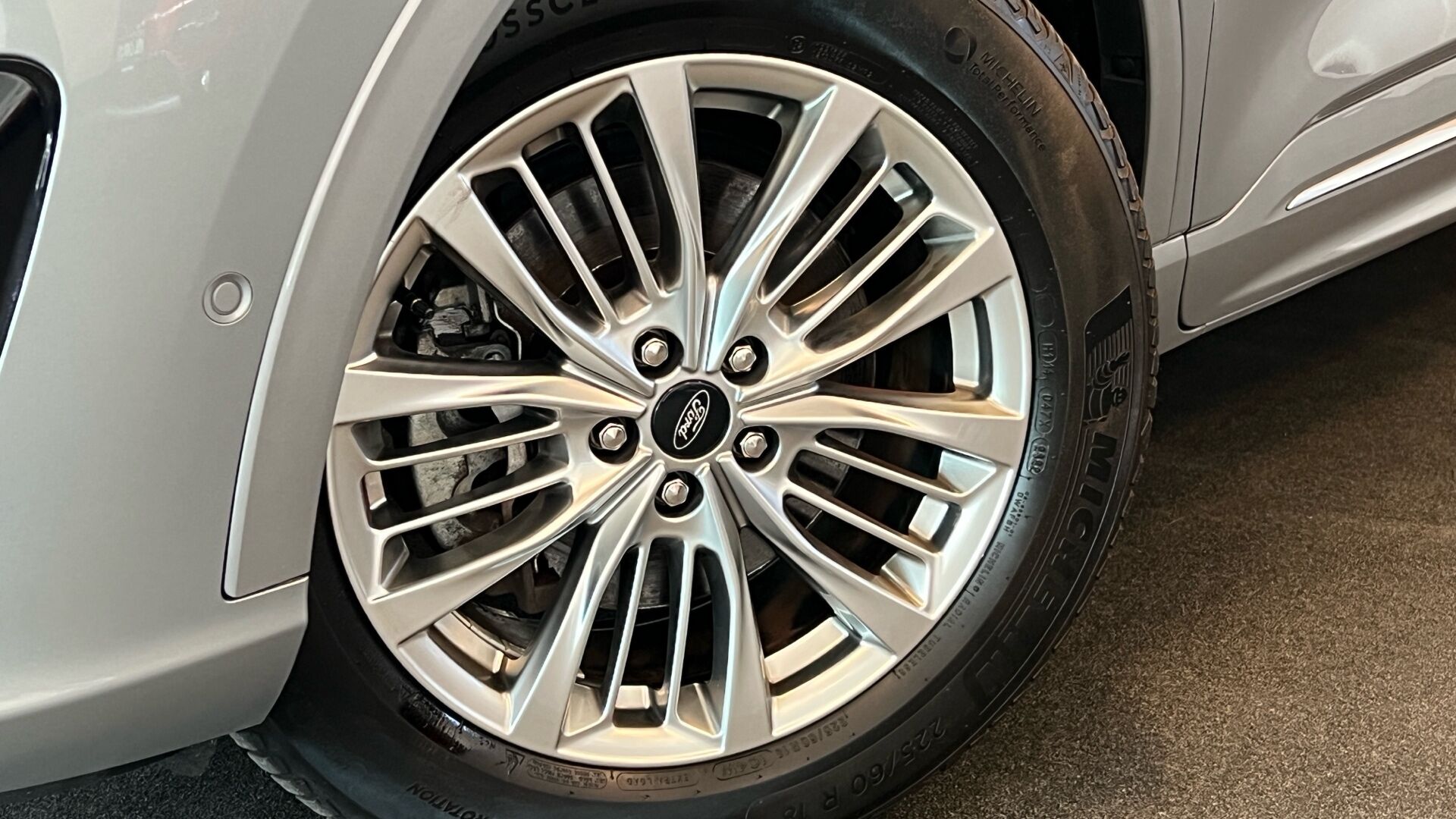 Billede af Ford Kuga 2,5 Plugin-hybrid Vignale CVT 225HK 5d Trinl. Gear