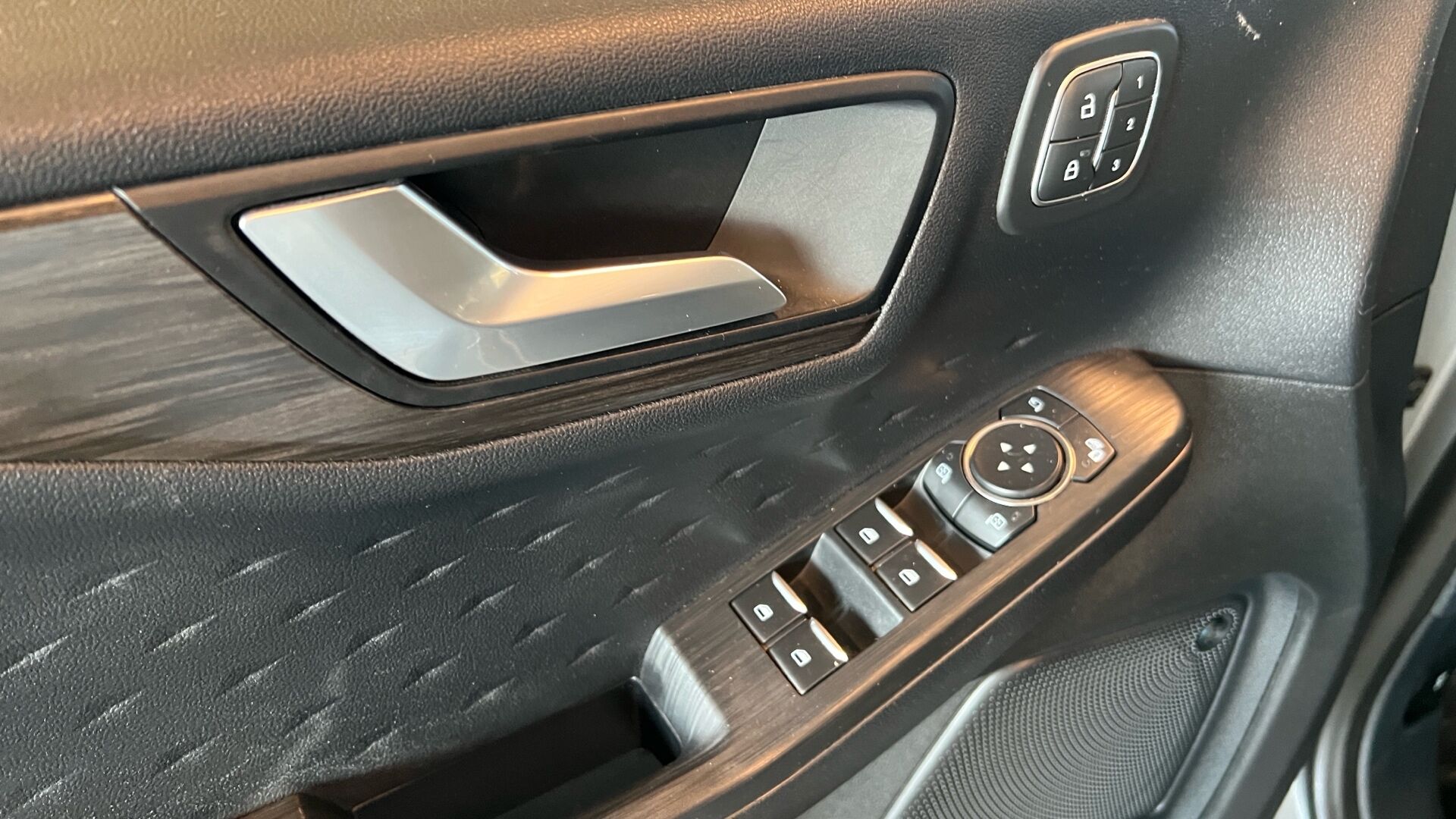 Billede af Ford Kuga 2,5 Plugin-hybrid Vignale CVT 225HK 5d Trinl. Gear