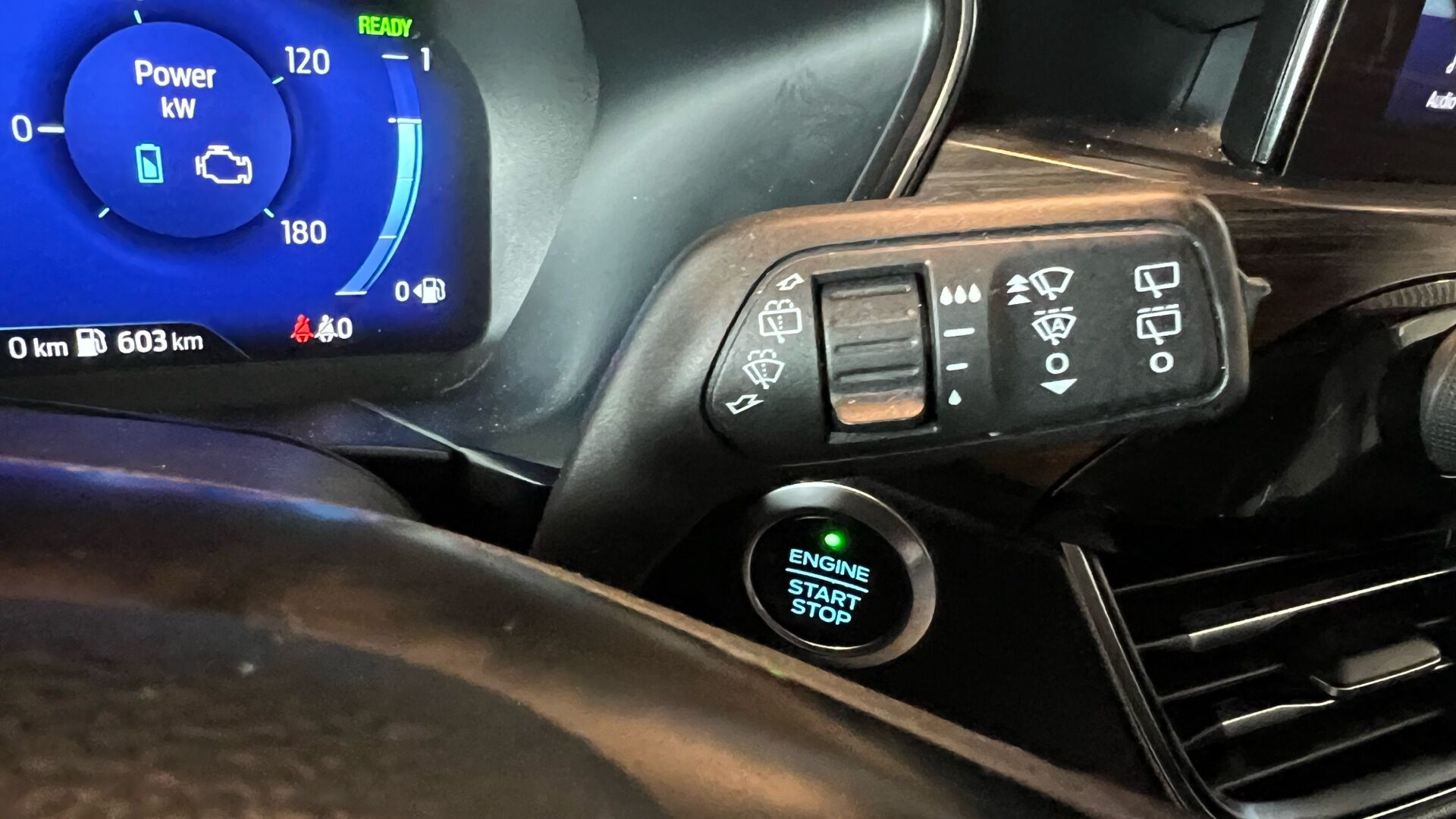Billede af Ford Kuga 2,5 Plugin-hybrid Vignale CVT 225HK 5d Trinl. Gear